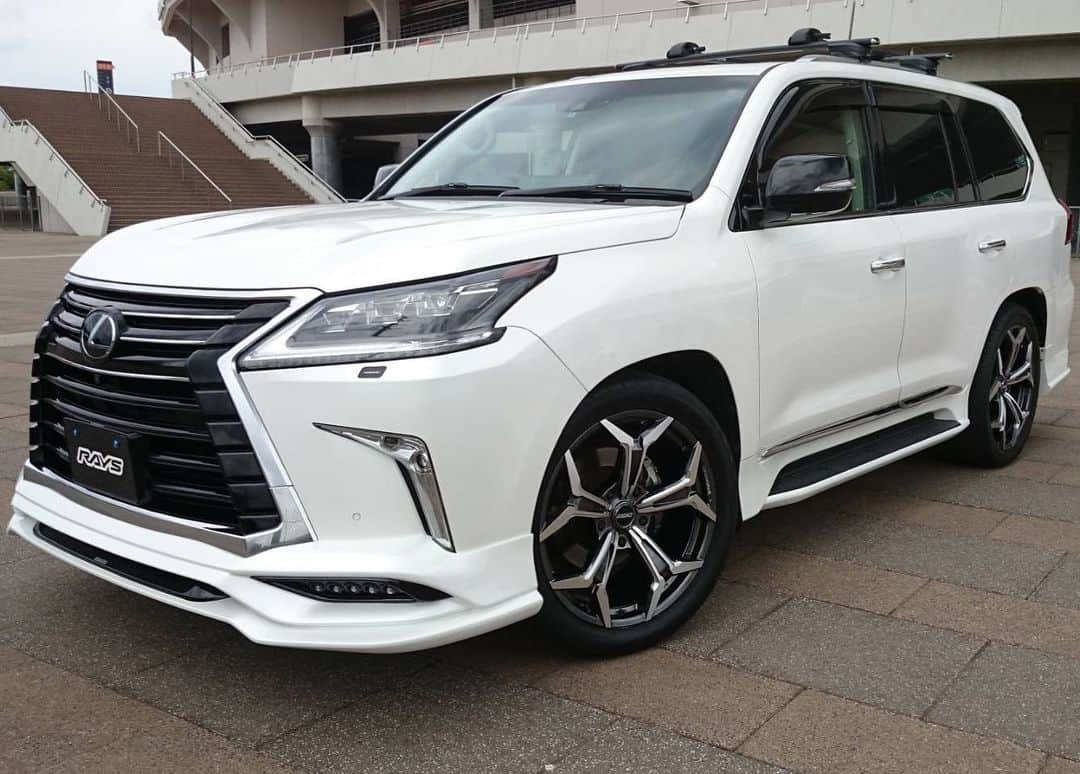 Spirits Artisanさんのインスタグラム写真 - (Spirits ArtisanInstagram)「lexus LX570 Artisanspirits/// Sportsline blacklabel www.artisanspirits.co.jp #artisanspirits #artisan #lexus #lexuslx #lexuslx570 #lx #lx570 #bodykit #blacklabel #suv #corarta7 #yokohamatire #japan #jp #evasivemotorsports #ravspecjdm #butlertire #jworksunlimited #premierautowerkz #suvproject #kanooperformance #car_life_staff  #車庫小舗 #nigeljdmparts #トラウム #advanced_auto_performance  #otto.auto.service #mr__lexus #jackspna」8月5日 19時19分 - artisan_spirits