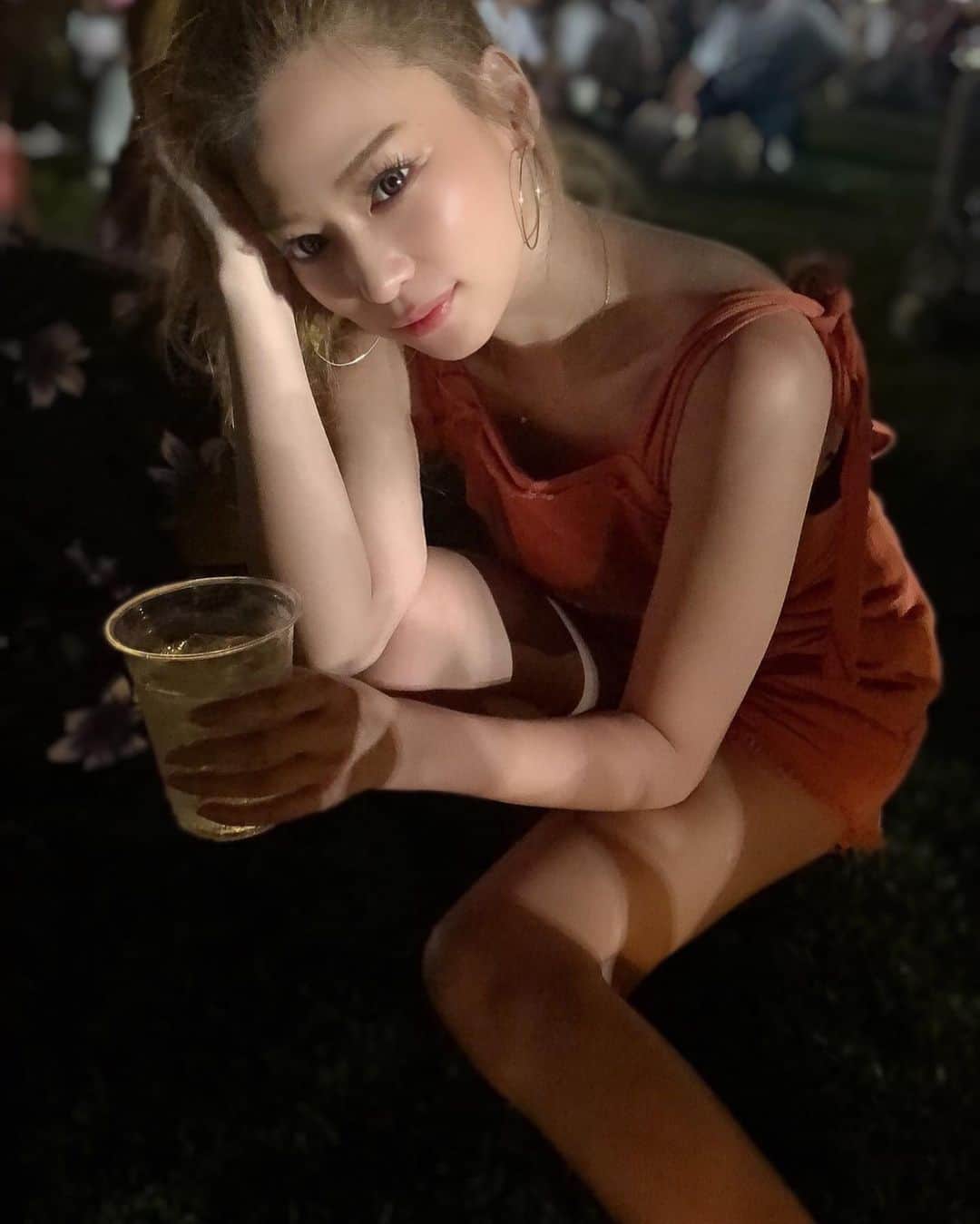 長谷川唯のインスタグラム：「・ ・ 暑すぎたから今日は一本だけくぅ〜っと飲みたいと思います🍺でゎ今日もみんなお疲れさまでした😌❤️  ・ ・ #ちなみにビールは飲めません #me #夏 #ハイボールで乾杯 #summer #happy #love #me」