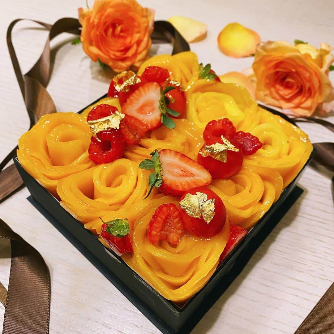 小越勇輝さんのインスタグラム写真 - (小越勇輝Instagram)「ずーーーっと食べたかったやつ！ やっと食べれた！  美味しかったなぁ。  #ogostagram  #cake #幸せな時間 #甘いの大好き #ケーキ #食べたい #食欲の鬼 #été」8月5日 19時31分 - yuki_ogoe
