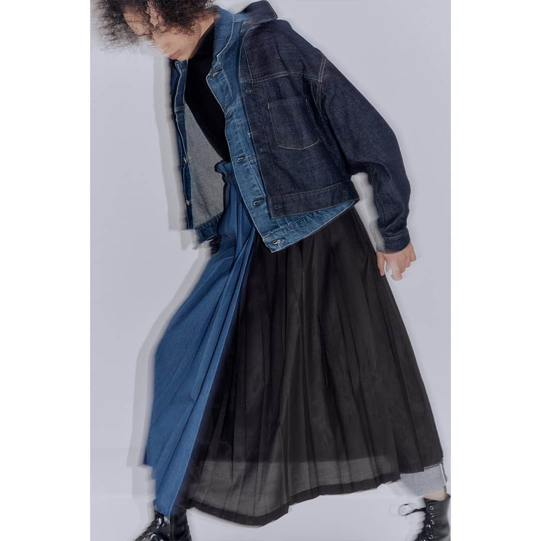 KUROのインスタグラム：「KURO 20aw collection  #kurodenim #denim #architecture #pfw」