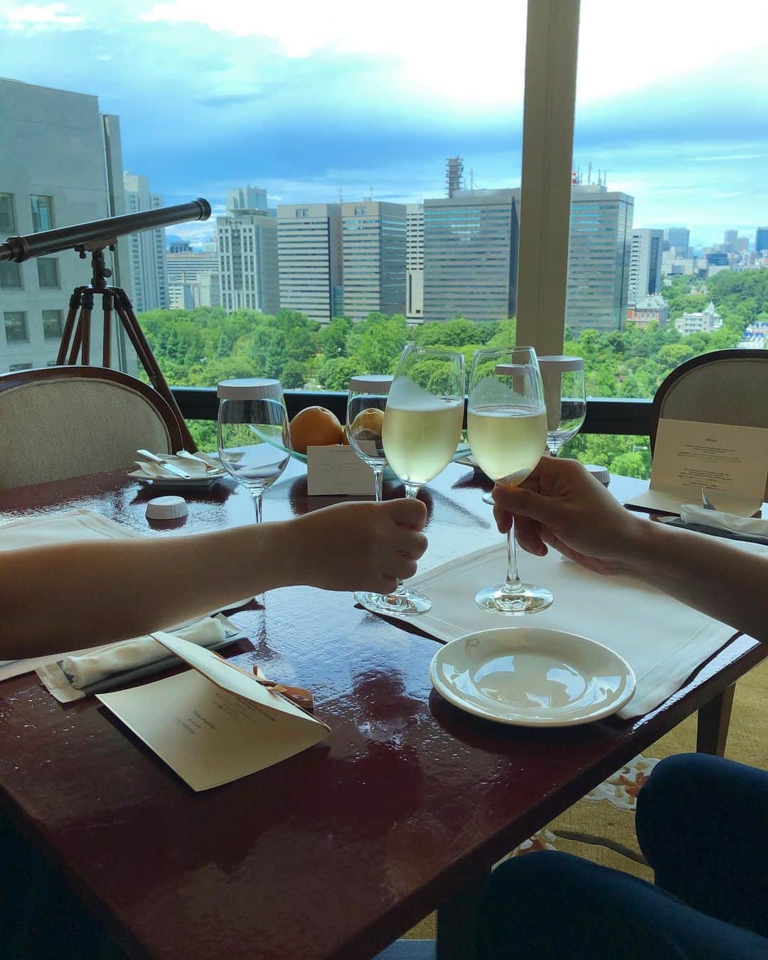 The Peninsula Tokyo/ザ・ペニンシュラ東京さんのインスタグラム写真 - (The Peninsula Tokyo/ザ・ペニンシュラ東京Instagram)「ザ・ペニンシュラ東京では、8月23日（日）に夏のブライダルフェアを開催します！スイートルームでおふたりだけで楽しむブライダルメニューの試食から、相談会まで、プライベートな時間を満喫ください。成約特典やフェア前後で宿泊いただける特別レートなどもご案内しています。 💍詳しくは公式サイトまで。」8月5日 19時38分 - thepeninsulatokyo