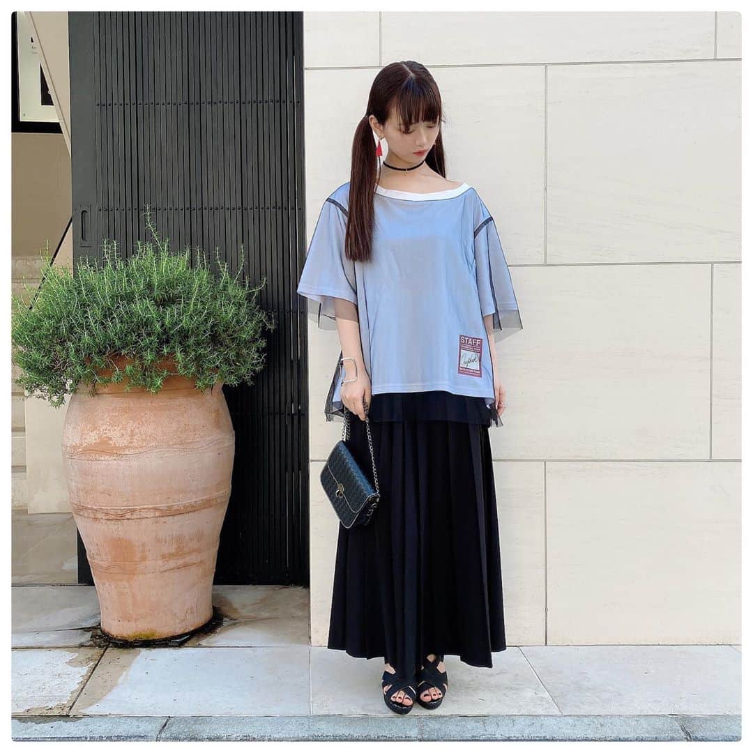 のインスタグラム：「この間の別バージョンです✌︎ 中のTシャツが黒のもあります💭💭」