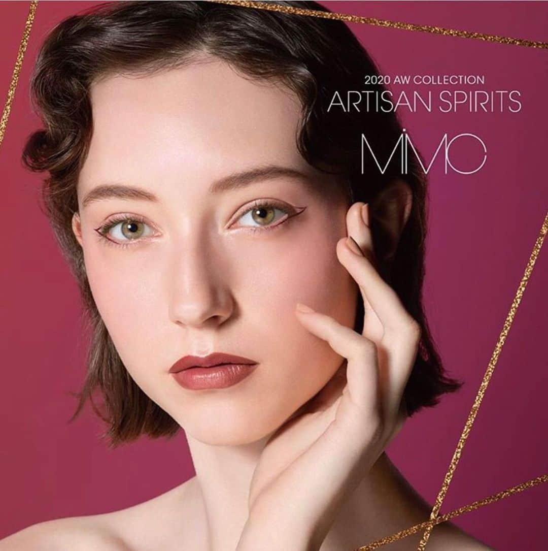 MICHIRUさんのインスタグラム写真 - (MICHIRUInstagram)「My new work for @mimc_natural   MiMC 2020 AW COLLECTION ﻿ ARTISAN SPIRITS/﻿ アルチザンスピリッツ本日発売です✨﻿ ﻿﻿  美しさの本質とは？﻿ 一本のラインを丁寧にひく。﻿ その姿勢、その時間。﻿ 本当に必要な要素だけを選び取り、﻿ 自分自身と向き合い、﻿ 時間をかけ美しく磨きあげていく。﻿ それこそが、メイクアップの本質かもしれません。﻿ ﻿ アルティザンの姿勢は、いつの時代も﻿ 一流のエレガンスを生み出すものです。﻿ MiMC 2020 AW COLLECTIONは﻿ アルティザンのスピリットを継承し、モダンにツイスト。﻿ ﻿ 繊細な色を大胆に効かせて洗練された美しい目元。﻿ 多面的な女性の魅力を引き出す赤。﻿ ﻿ エターナルなカラーをシンプルに効かせ﻿ そこにグラフィカルなラインを加えることで﻿ 新たなレディの肖像を描きます。﻿ ﻿  #Repost @3rd_official ・・・ MIMC 2020AW Collection “ ARTISAN SPIRITS" (8月5日発売) メイクMICHIRUがメイクアップ&クリエイティブディレクターを務めさせて頂いてます、MiMCの新しいビジュアルになります。 # Makeup & Creative Director: @barbiemichiru  # Photographer: Hanzawa # Hair: Tomoyuki Tamura(perle) . . #3rdartistrepresentative#3rdtokyo#makeup#creativedirector#michiru#barbiemichiru#make#makeup#makeupartist#michirumake#mimc#2020aw#autumnwinter#artisanspirits#beauty#organicmakeup#organicskincare#organic#organiccosmetics#mineralmakeup#artdirector#stylist#hair#model#mimc#fromnaturetoyou#beautiful#エムアイエムシー」8月5日 19時45分 - barbiemichiru