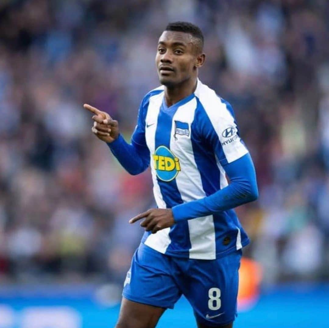 ディディエ・ドログバのインスタグラム：「Join me and wish my Brother @salomonkalou a Happy Birthday Love health and guidance to you Champion Parabens Irmao😉  @feyenoord @chelseafc @herthabsc @botafogo  🎈🎊🎉💥」
