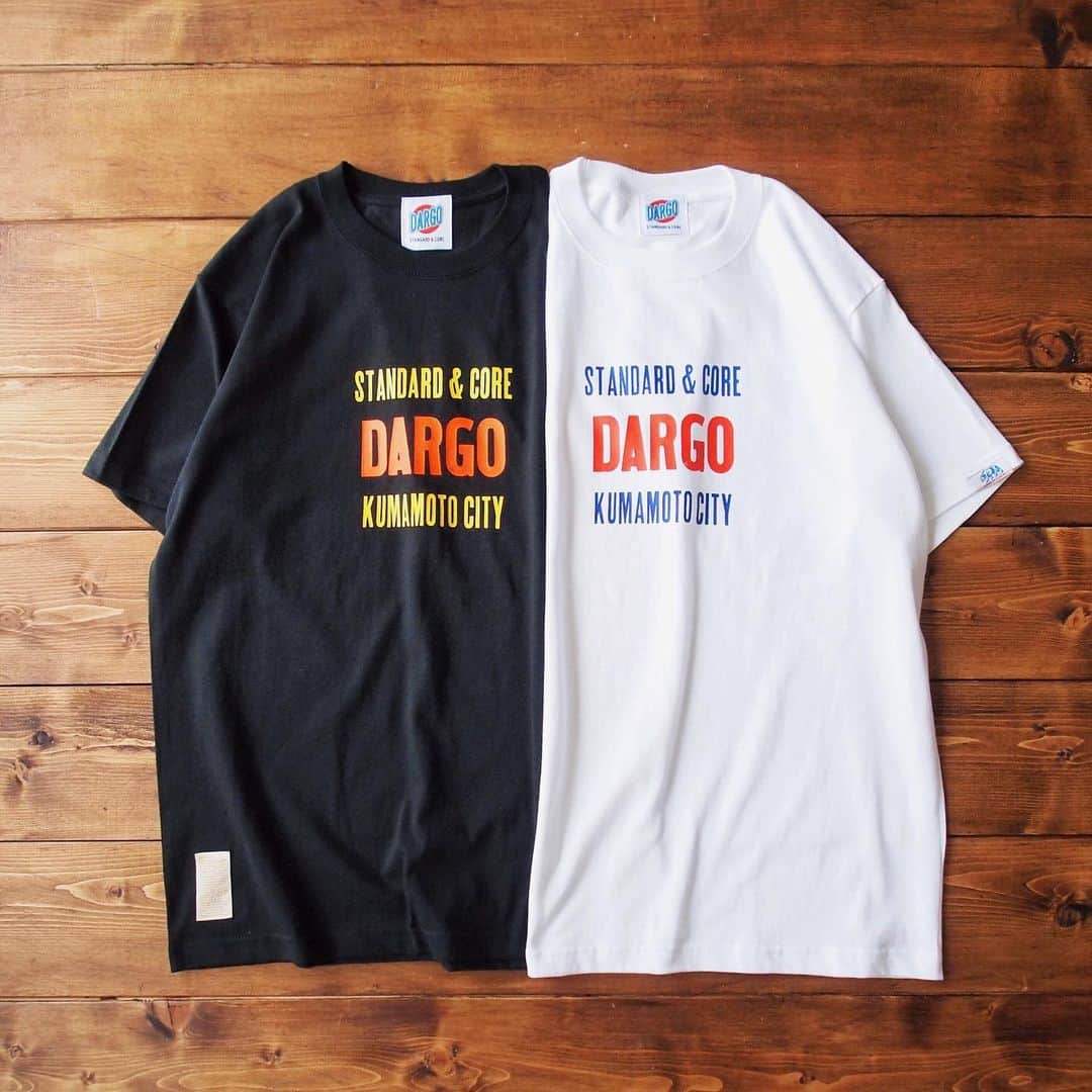 DARGO T-shirt &Sign Artさんのインスタグラム写真 - (DARGO T-shirt &Sign ArtInstagram)「#dargo2020ss #発色最高◎ 【DARGO】 "活版 Logo" T-shirt color：BLACK, WHITE size：XS, S, M, L, XL, XXL 100% COTTON, PRE-SHRUNK FIT. 6.2onz Heavy Weight. シルクスクリーン３版構成 水性クリアインク ------------------------ DARGO Hand Screen Printed T-shirt Printed in Kumamoto, Japan. ------------------------- #dargojapan #dargo2020ss #ダーゴ #シルクスクリーン #アメカジ #tシャツ #プリントt #シルクスクリーンt #熊本 #熊本市 #活版印刷 #熊本tシャツ」8月5日 20時10分 - dargo_japan
