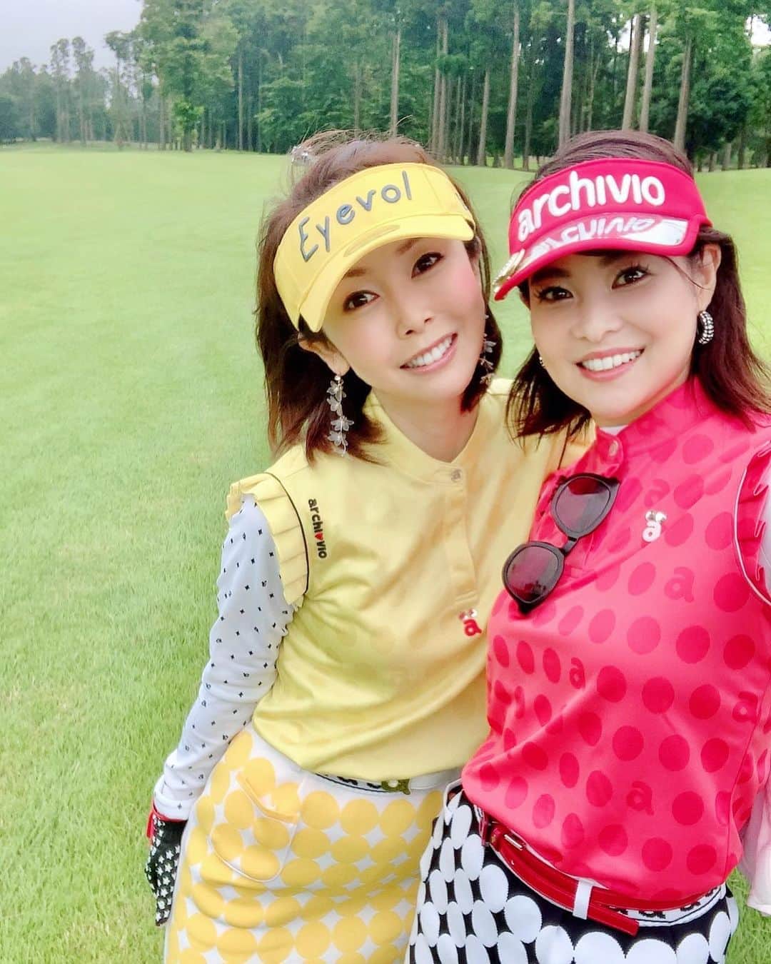 吉田玲奈さんのインスタグラム写真 - (吉田玲奈Instagram)「夏ウエア🌻🍉☀️🌺💛❤️archivio⛳️GOLF⛳️のぶちゃんと色違いでarchivioコーデ💛❤️💛❤️💛❤️💛❤️ #archivio #アルチビオ  #eyevollife2020  #eyevol  #アイヴォル #ゴルフ女子  #ゴルフウェア #ゴルフ大人女子 #golf #golfstagram  #golfgirl  #golfwear  #宮崎宣子 ちゃん #久しぶりののぶちゃん #吉田玲奈 #ゴルフ好き  #楽しかった #笑いが絶えない #ごるふ女子  #reinagolf」8月5日 20時18分 - reina.yoshida.ciel.1218