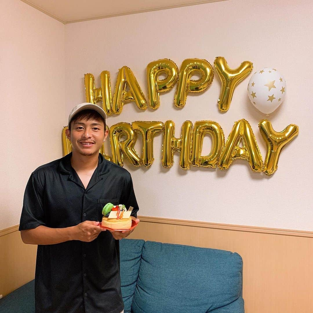 会津雄生のインスタグラム：「・ Birthday🎂🎉 #8月1日」