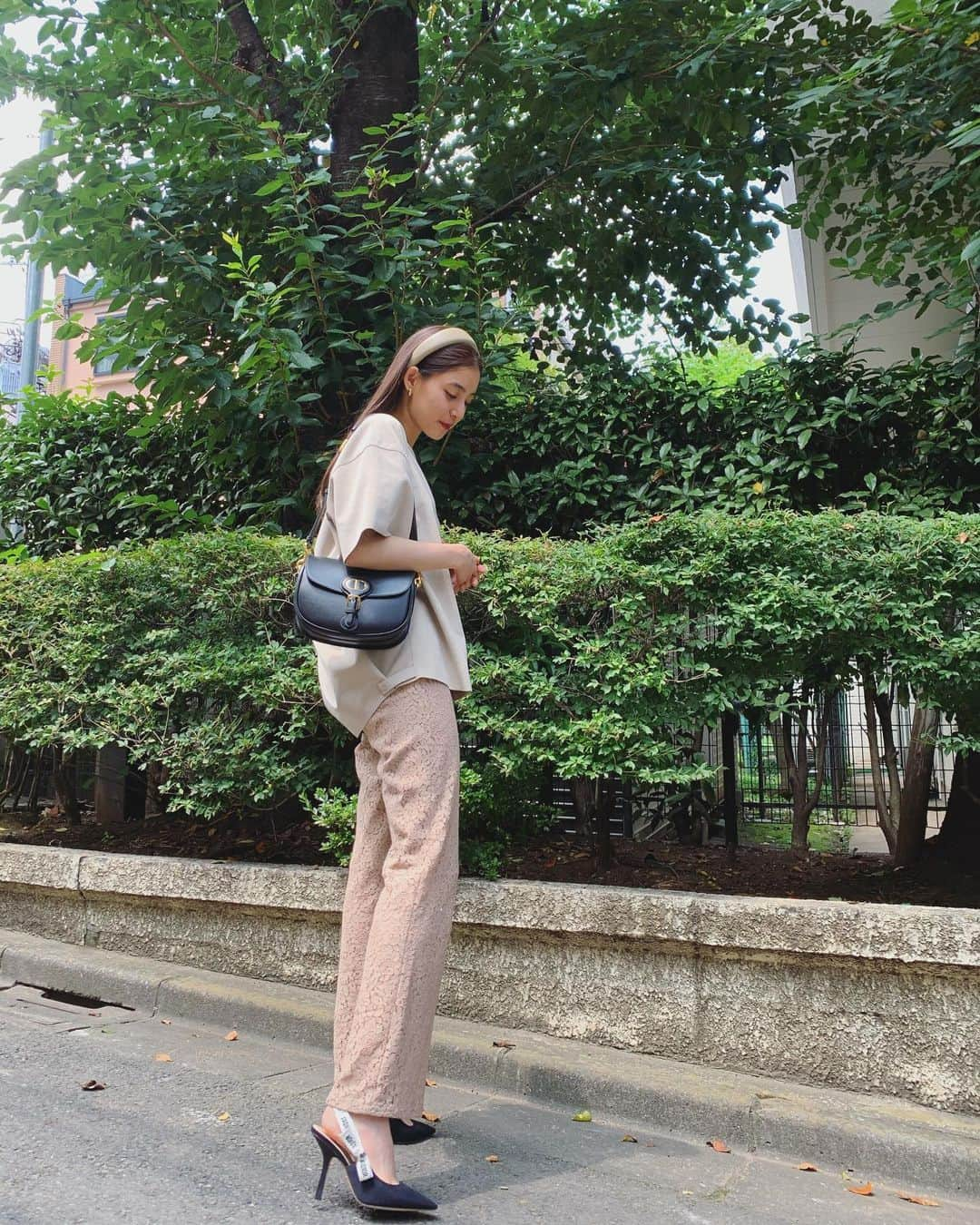 新木優子さんのインスタグラム写真 - (新木優子Instagram)「私服 tops : @hyke_official  bottom : @randeboo_official  shoes&bag : @dior   撮影の時だけマスク外しています🙇🏻‍♀️✨」8月5日 20時19分 - yuuuuukko_