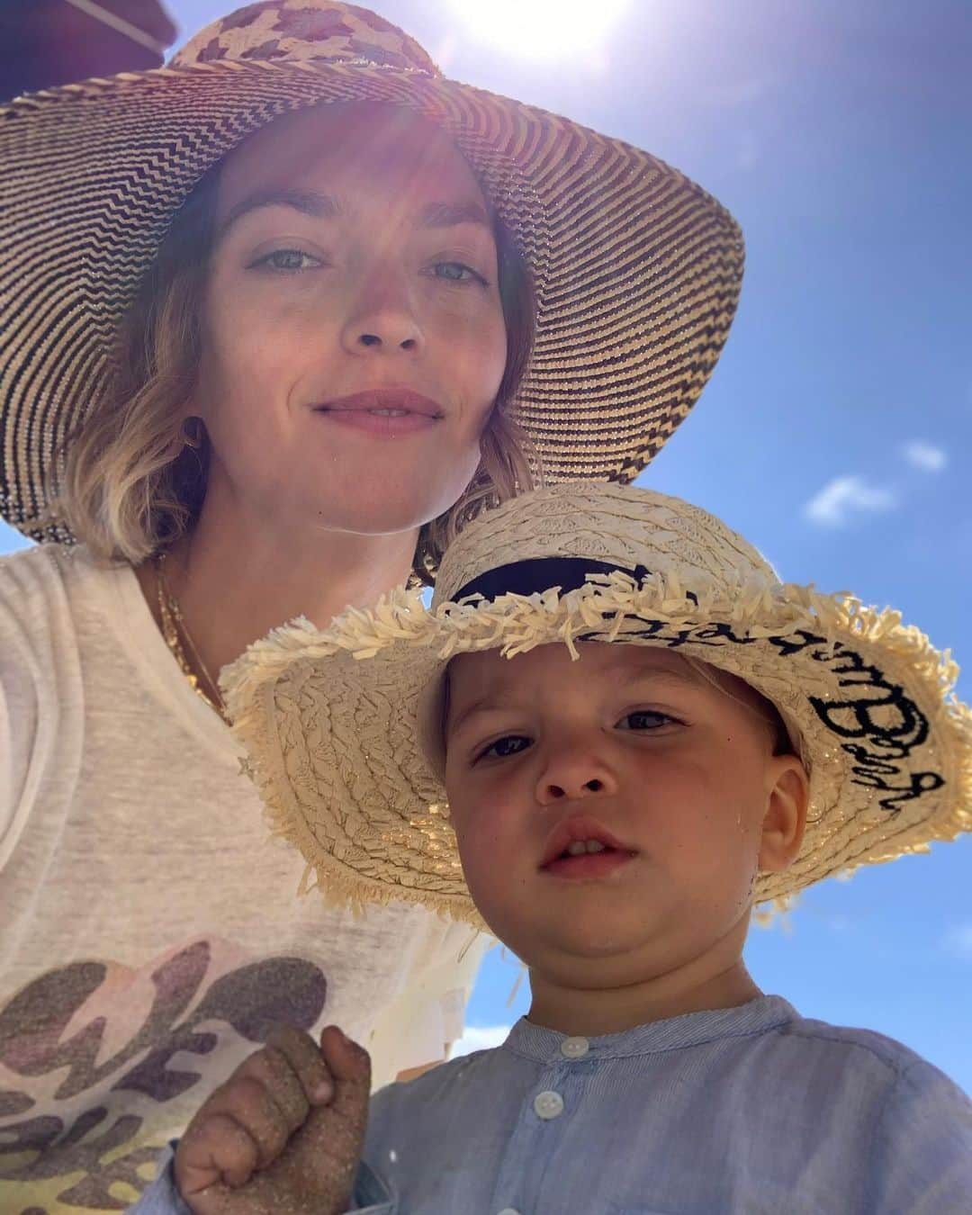 のインスタグラム：「To cool for 📸」