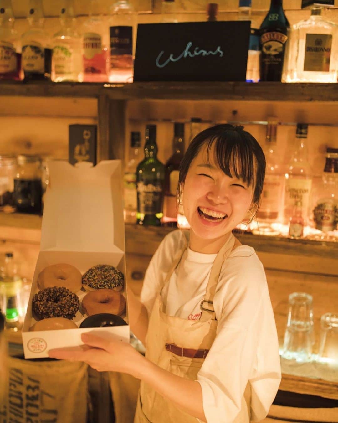 福田瞳さんのインスタグラム写真 - (福田瞳Instagram)「@whims_coffee_and_bar の店長 💁‍♀️ さっこちゃん☺︎ かれこれ4年程、カウンター越しの笑顔に癒されています♡♡♡」8月5日 20時40分 - fukudahitomi610