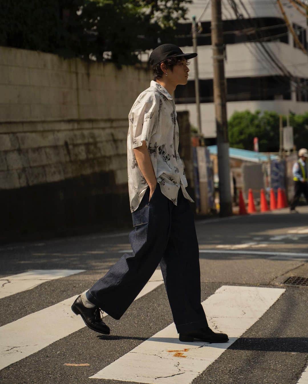 Ryoさんのインスタグラム写真 - (RyoInstagram)「ㅤㅤㅤㅤㅤㅤㅤㅤㅤㅤㅤㅤㅤ 本格的に夏が来ましたね☀️ 日差しが強くて帽子が必須🧢 もう夏バテしそうです〜🙄 ㅤㅤㅤㅤㅤㅤㅤㅤㅤㅤㅤㅤㅤ shirt:#poggytheman × #danielarsham pants:#studionicholson shoes:#leyuccas cap:#kijimatakayuki × #スタイリスト私物」8月5日 20時50分 - ryo__takashima