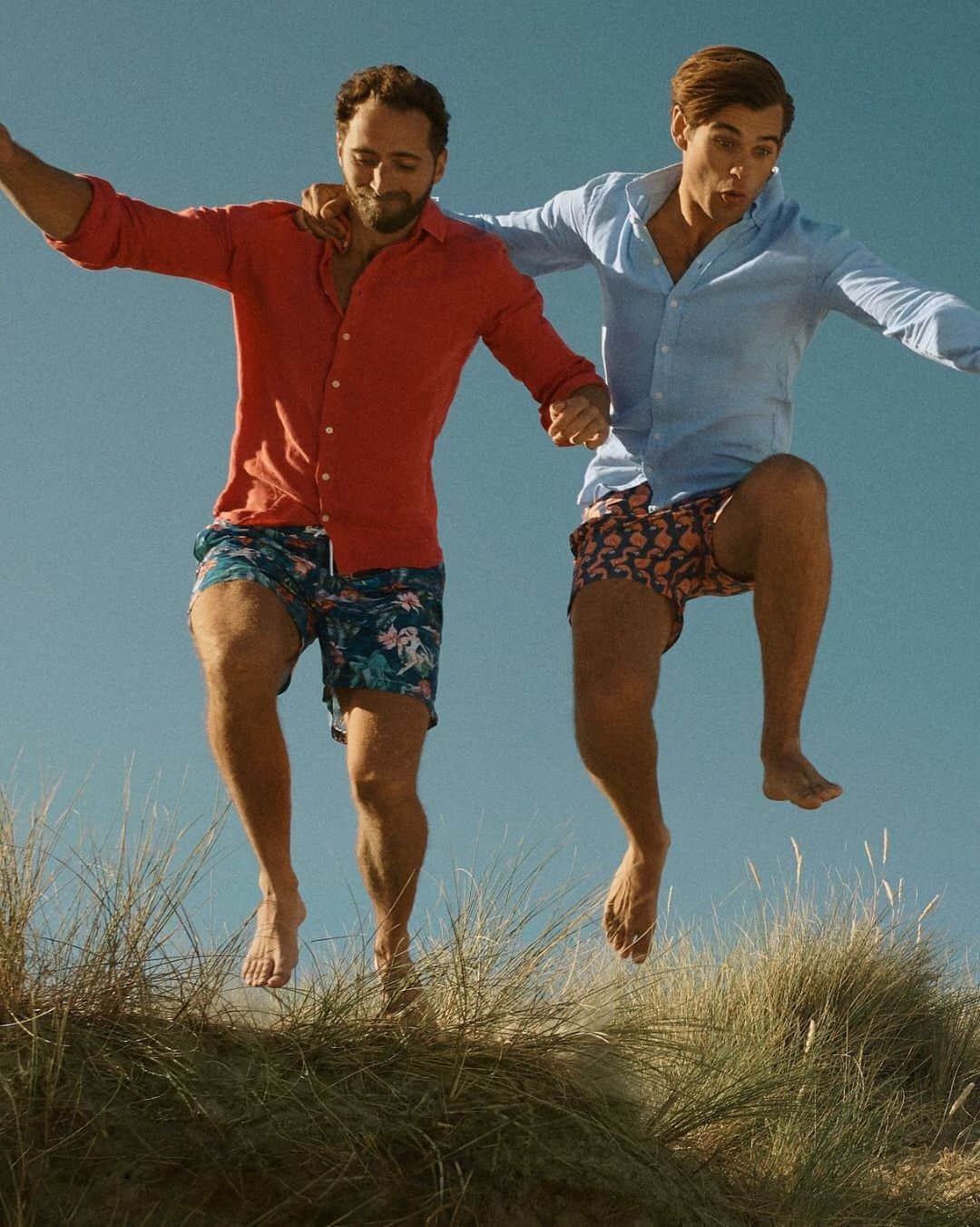 ハケットのインスタグラム：「Make this summer one to remember, gentlemen. Stock up on swim shorts, lightweight linen shirts and accessories that’ll go the distance with you. And always remember to stay safe. #STAYHackett」