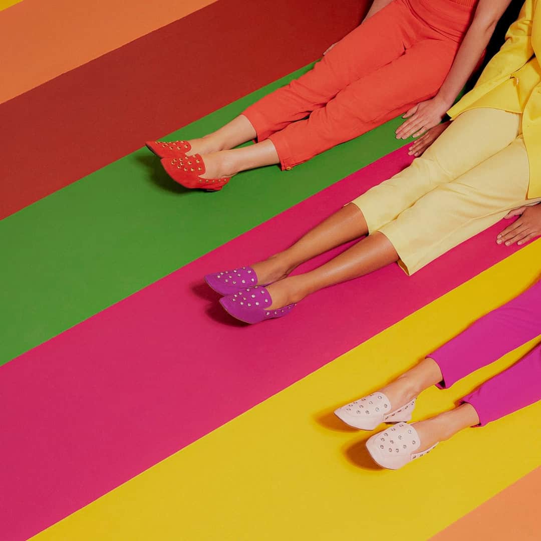 Schutzのインスタグラム：「NEW IN - LOAFER INFINITE COLORS ❤️ #newin #schutzcrush」
