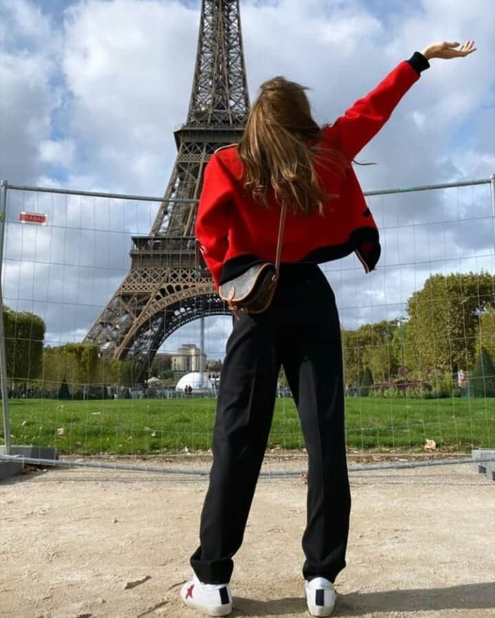 リサさんのインスタグラム写真 - (リサInstagram)「her pose🔥🔥 . . . . #BLACKPINK #리사 #LISA #LALISA #LALISAMANOBAN #LALISAMANOBAL #howyoulikethat #HOWYOULIKETHAT」8月5日 21時06分 - lisa.blackpink