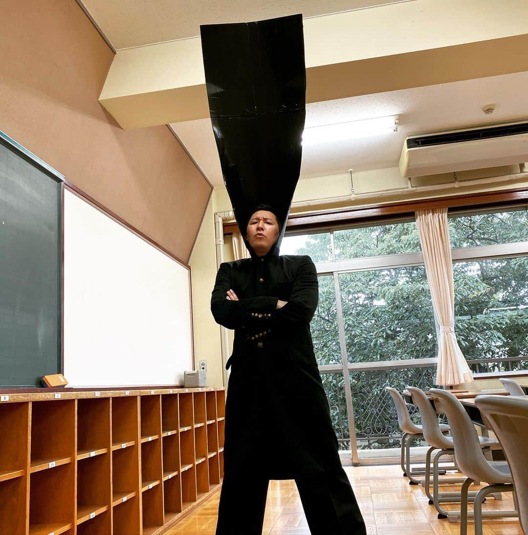 長田庄平のインスタグラム：「鬼襟の高峰と爆短ランの丹下の  高短コンビじゃ！！  #ヤンキー #有吉の壁 #高峰 #丹下 #チョコレートプラネット」