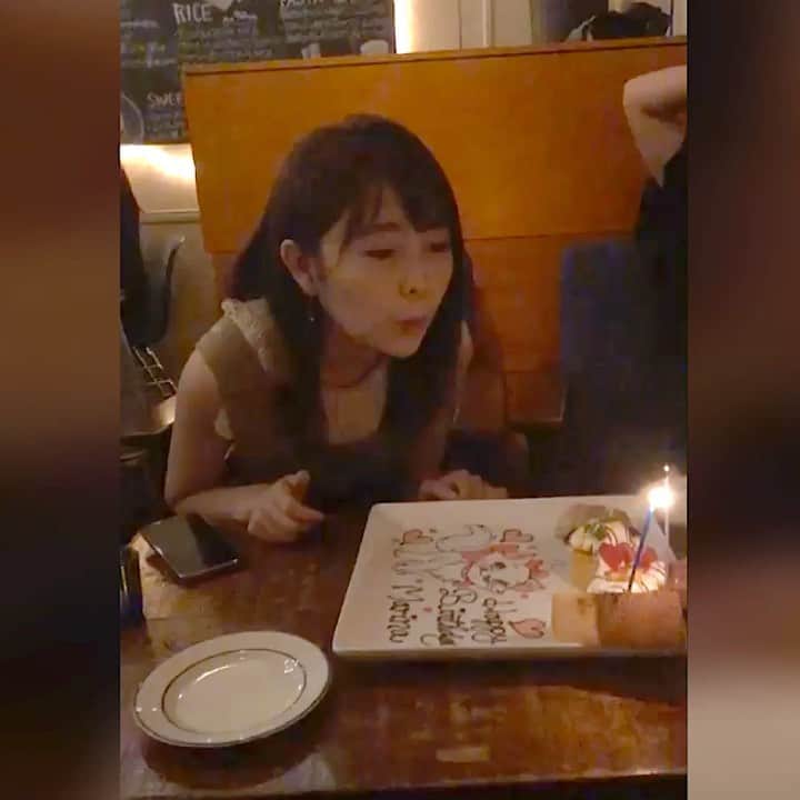 のインスタグラム：「※映像は、昨年のものです🙇‍♂️  私事ですが、今日24歳になりました✨  今年は新型コロナウイルスのこともあり、家族とも友人とも会うことができず、一人寂しい誕生日になるかなと思っていたのですが...💦  こんな時だからこそ、例年よりおめでとうメッセージを送ってくれる人が多かったような😭✨  また、視聴者の方からも、会社にお手紙やお花、プレゼント等がたくさん届き...本当に嬉しかったです。ありがとうございます😭✨  放送を通して恩返ししていけるよう、感謝の気持ちを忘れずにさらに精進してまいります！これからもよろしくお願いします✨」