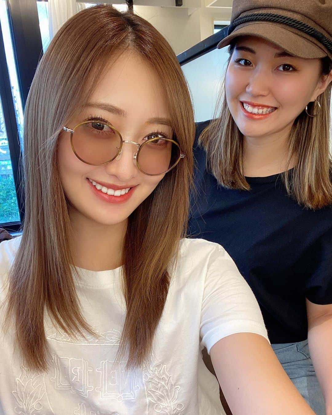 佐達ももこさんのインスタグラム写真 - (佐達ももこInstagram)「初の髪質改善トリートメント💇‍♀️﻿ ﻿ @rrsalon_ ﻿ ﻿ ひなんちゅさん @hinaofficial0313 ﻿ が行っていて、気になって🌈﻿ ﻿ 紹介していただきました🥺🙏﻿ ﻿ 2枚目before、afterみて👏﻿ ﻿ 私の悩みと髪質に合わせて﻿ トリートメントを調合していただいて﻿ しっとりサラサラつるりんこ🌿﻿ になりました☺️🙏﻿ ﻿ うれしい😍！﻿ 綺麗に伸ばすんだ〜！！﻿ ﻿ @chisaki_inoue さん﻿ ありがとうございました💋﻿ ﻿ #トリートメント#髪質改善#髪質改善トリートメント ﻿」8月5日 21時18分 - sadamomodayo