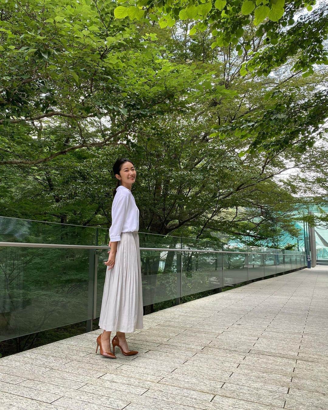 恵里花のインスタグラム：「POLA美術館のPV撮影に﻿ 出演させていただきました🎥🎨﻿ ﻿ 自然と名作アートを同時に楽しめる﻿ 贅沢な美術館です🖼🌿﻿ また改めて写真を載せますね🎵﻿ ﻿ ありがとうございました！﻿ @polamuseumofart  ﻿ #ポーラ美術館﻿ #PV撮影 #フリーランスモデル」