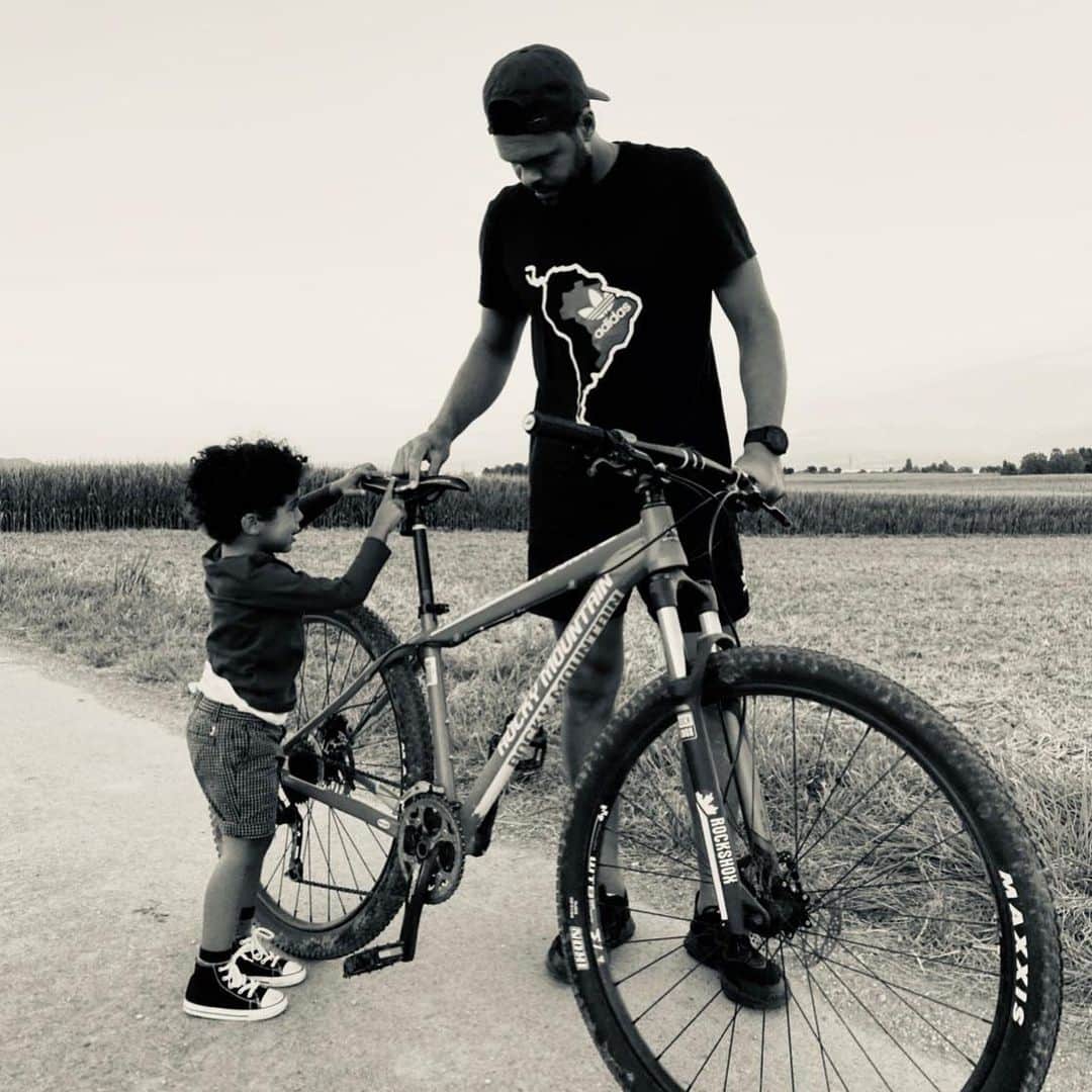 ジョー＝ウィルフリード・ツォンガのインスタグラム：「Father & son ❤️」