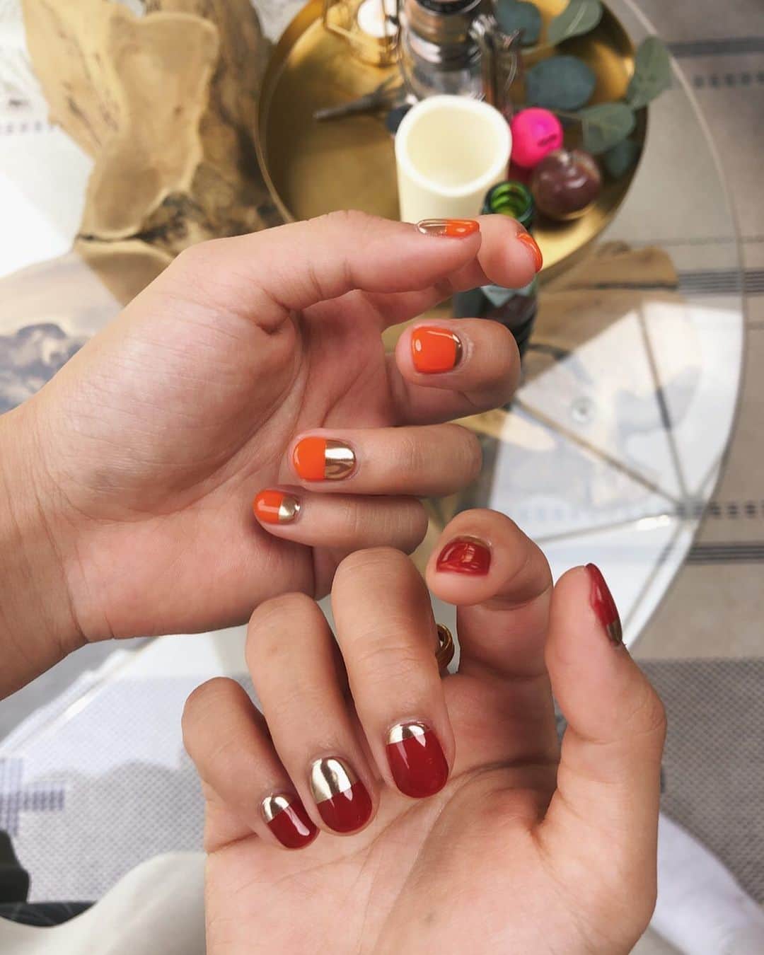 Julia Castroさんのインスタグラム写真 Julia Castroinstagram 久々のジェルネイル 撮影が増えていくから夏 に向けてネイルしたよ オレンジ赤ゴールドの組み合わせが可愛すぎて最高 Nail Jellnail Red Orange Gold Summer Summercolor Fashion