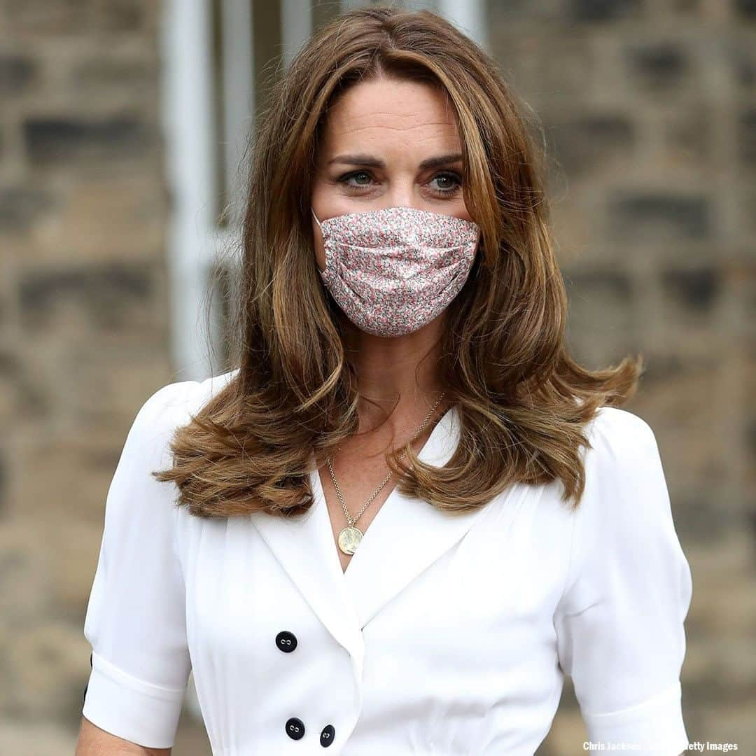 ABC Newsさんのインスタグラム写真 - (ABC NewsInstagram)「Britain's Catherine, Duchess of Cambridge wearing a face covering due to the COVID-19 pandemic, leaves after her visit to a baby bank in Sheffield, northern England. Baby banks aim to support and empower families by ensuring every child has the essential items they need to thrive. #coronavirus #facemask #duchessofcambridge #britishroyals #royal」8月5日 22時00分 - abcnews