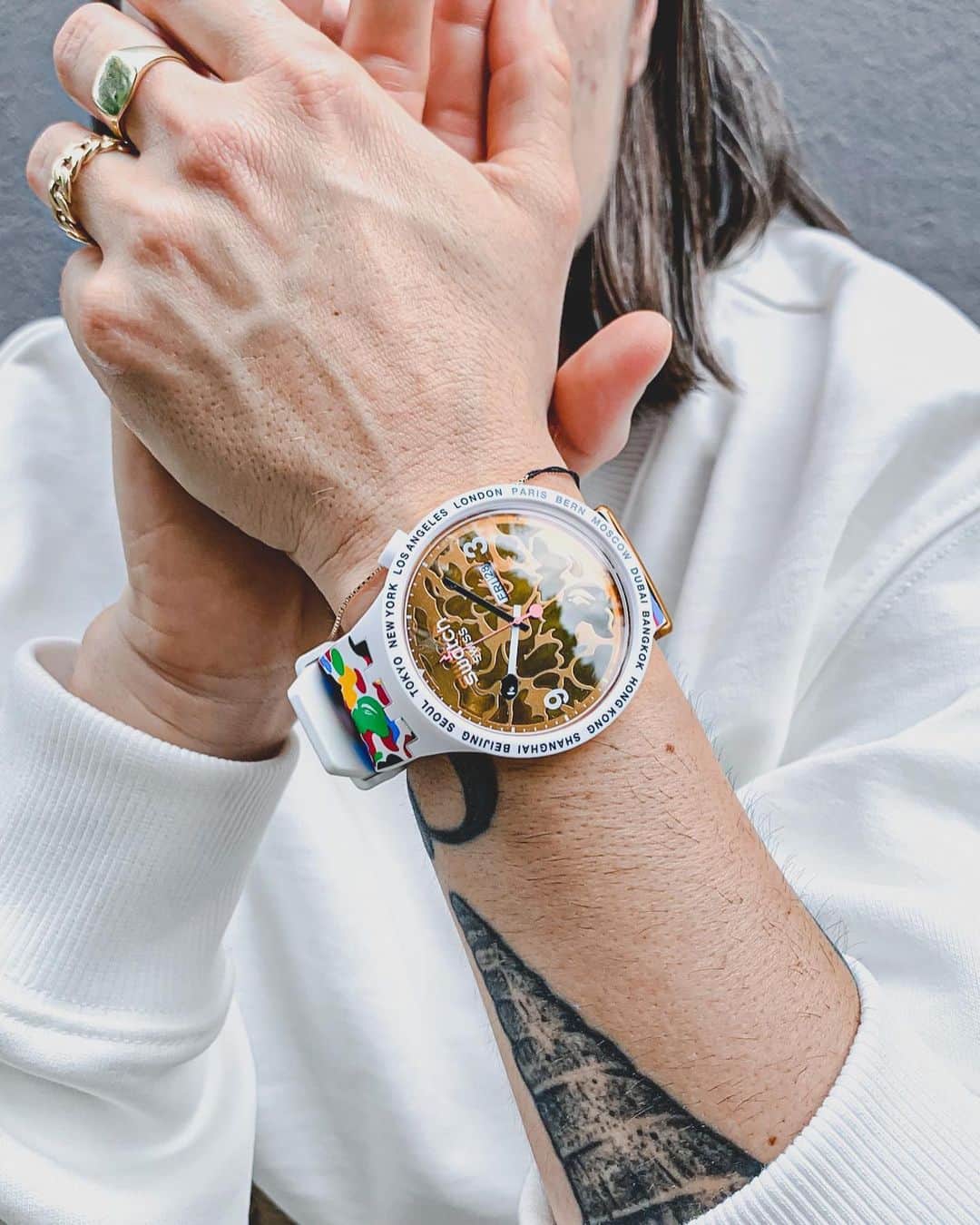 Swatchさんのインスタグラム写真 - (SwatchInstagram)「Counting the seconds 'till it drops. Get a closer look, feel free to fall in love. #SwatchxBape TOMORROW」8月5日 21時53分 - swatch