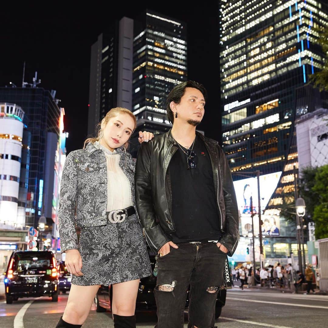 ありしゃんのインスタグラム：「あの低俗なガン舐めスタイルがカッコ良くなって帰ってきたよ🏎🔥」