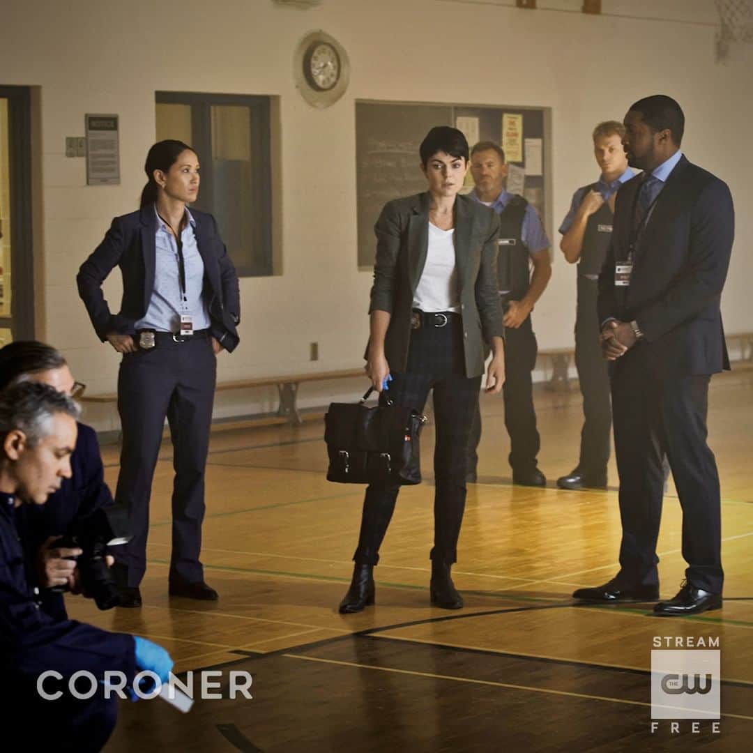 The CWさんのインスタグラム写真 - (The CWInstagram)「The dead have their own story to tell. #Coroner premieres tonight at 9/8c! Stream tomorrow free only on The CW.」8月5日 22時01分 - thecw