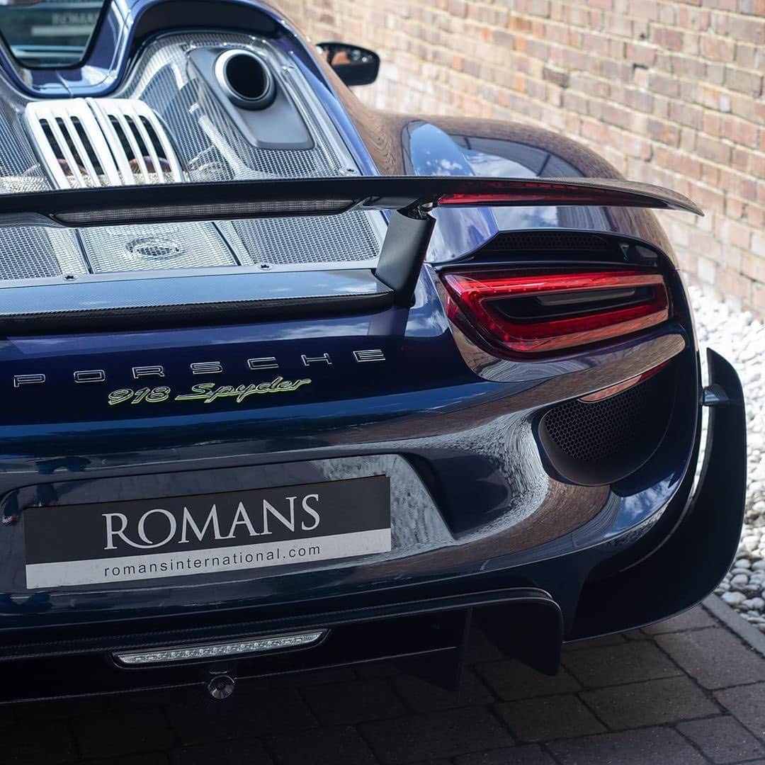 CarsWithoutLimitsさんのインスタグラム写真 - (CarsWithoutLimitsInstagram)「Midnight Blue Metallic #Porsche918Spyder via @romansinternational  #carswithoutlimits #porsche #918spyder」8月5日 22時04分 - carswithoutlimits