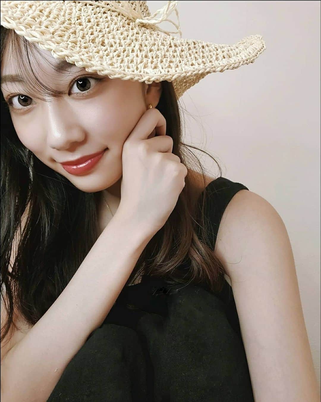 のインスタグラム：「. もう夏服︎︎︎︎ですね☺︎︎︎︎︎☺︎嬉しい おやすみなさい～～  #夏服」