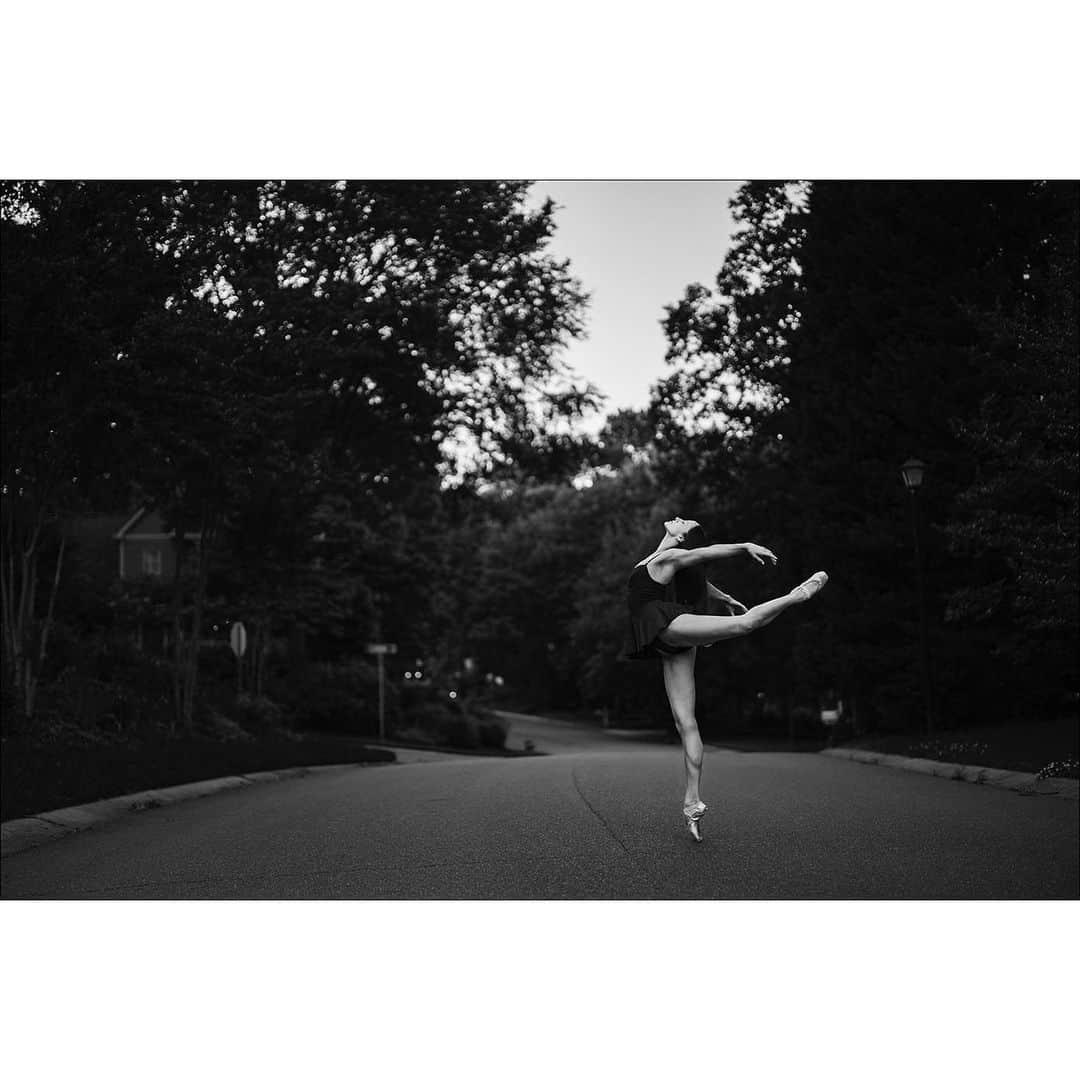ballerina projectさんのインスタグラム写真 - (ballerina projectInstagram)「𝘙𝘦𝘧𝘭𝘦𝘤𝘵𝘪𝘯𝘨 on my career, as I step into retirement, feels like I was in a dream and just woke up. Just like that, in the blink of an eye, a lifetime of exhilarating and visceral moments have vanished into thin air.  Although these feelings will always feel familiar to me, like an old friend I can call and pick up back up again like no time has gone by.   I will miss the chatter and laughter in the dressing room. These have been some of my greatest laughs.   The squeeze of my partner’s hand before entering stage, allowing the music to takeover and putting my full trust into myself and another human being.  Giving my whole heart and soul without leaving an ounce behind on stage, feeling absolutely exhausted and incredibly satisfied after a show.   I have an immense amount of gratitude for these sacred moments in time.  Looking forward, I feel excitement for new possibilities. I cannot wait to see what the universe has in store for me.   My final bow as a ballerina is not only a goodbye but also me, with open arms ready to fulfill my potential that lies ahead. - 𝘈𝘭𝘦𝘴𝘴𝘢𝘯𝘥𝘳𝘢 𝘉𝘢𝘭𝘭 𝘑𝘢𝘮𝘦𝘴  𝗔𝗹𝗲𝘀𝘀𝗮𝗻𝗱𝗿𝗮 𝗕𝗮𝗹𝗹 𝗝𝗮𝗺𝗲𝘀 trained with Gwinnett Ballet Theatre under the direction of Lisa Sheppard. She also trained with Stanislav Issaev and went on to compete in the Premio Roma International Ballet Competition where she received third prize and the Grishko Prize for Charm and Elegance. Alessandra danced with Colorado Ballet, Victor Ullate Ballet in Madrid Spain and Charlotte Ballet. She received a Princess Grace Award in 2005.  #ballerina - @burritojames  #alessandraballjames  #charlotteballet #ballet #dance #ballerinaproject #ballerinaproject_ #patriciamcbride」8月5日 22時17分 - ballerinaproject_