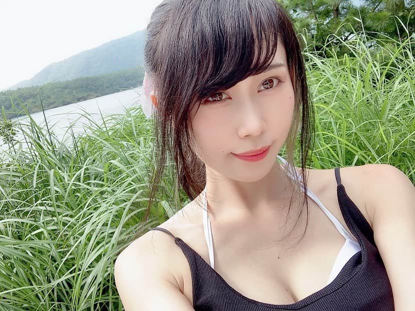 のインスタグラム：「. 初 #ソロキャンプ へ、 山梨まで行ってきました！🏕 . 空気も美味しくて、 薪割りや火起こしも楽しくて、 ごはんも美味しくて…最高でした！ これは、、ハマるぞ🥩✨ . 今日の様子は近日 【 旅チングTV 】でアップされます✨ . チャンネル登録しておいてね🙏🏻💕 #キャンプ女子 . ✼••┈┈••✼••┈┈••✼••┈┈••✼••┈┈••✼ . Today's first #solocamping , I went to Yamanashi! 🏕 . The air is delicious, It's fun to chop wood and start a fire, The food was delicious...it was amazing! This is addictive 🥩✨ . Today is coming soon Will be uploaded on [旅チングTV] ✨  . Subscribe to the channel 🙏🏻💕 #campgirl  . ✼••┈┈••✼••┈┈••✼••┈┈••✼••┈┈••✼ #釘町組 #グラビアアイドル #グラドル #グラビア #gravure #グラドル自画撮り部 #gravureselfportrait #photoshoot #Photography #モデル #model #被写体 #被写体モデル #subject #kawaii #FOR_Z #めたもるふぉーぜ #めたふぉ #アイドル #IDOL #下乳 #BottomBreast #underboob #underboobs #撮影会モデル #PhotoSessionModel」