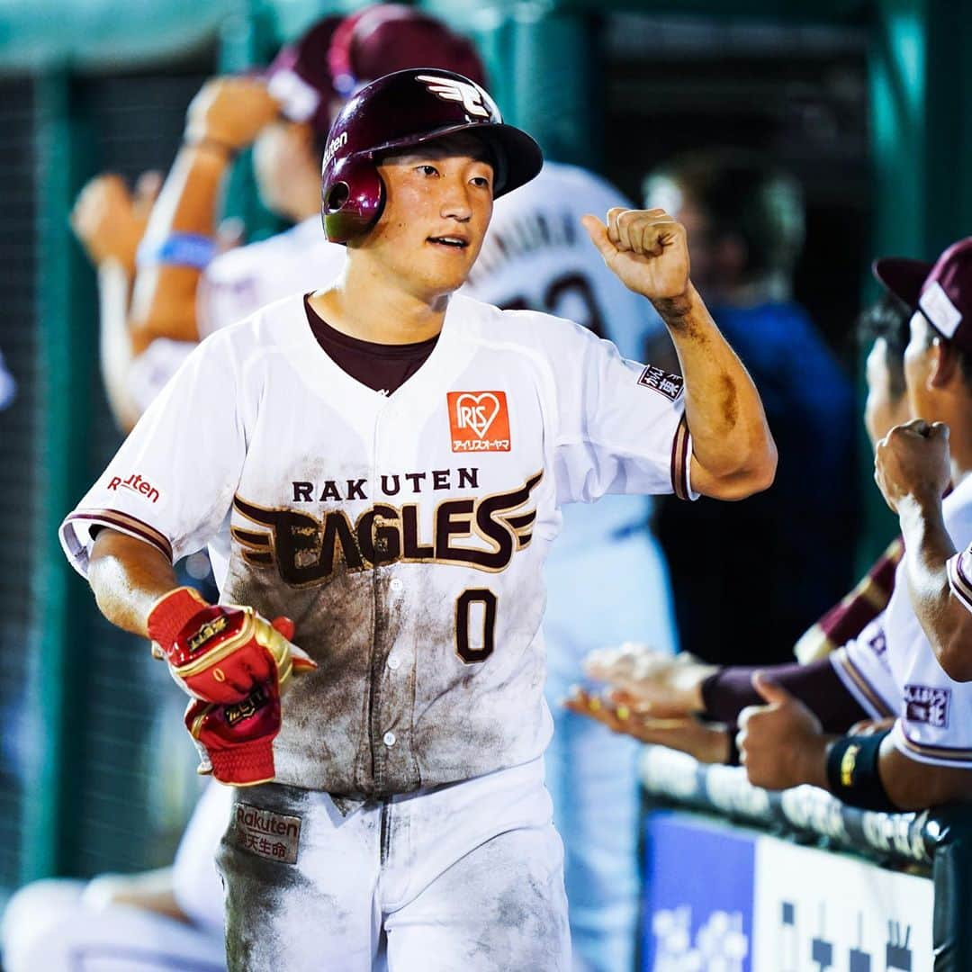 東北楽天ゴールデンイーグルスさんのインスタグラム写真 - (東北楽天ゴールデンイーグルスInstagram)「⚾️ ⚾️E 6-0 H⚾️ ノーヒットノーランまであと2人の快投‼️‼️‼️ 涌井選手が1安打完封でハーラートップの6勝目👑✨✨ 今季初スタメンの田中選手が2本の2ベース👍🏼 小深田選手は先制タイムリーを含む猛打賞の活躍👏🏼 #rakuteneagles #NOWorNEVERいまこそ #日本一の東北へ  #涌井秀章 #田中和基 #小深田大翔  #写真もイープレで」8月5日 22時19分 - rakuten_eagles