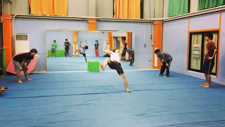 才川コージのインスタグラム：「ぐわぁっ🙉 #tricking  #gainerswitch  #training #workout  #backflip」