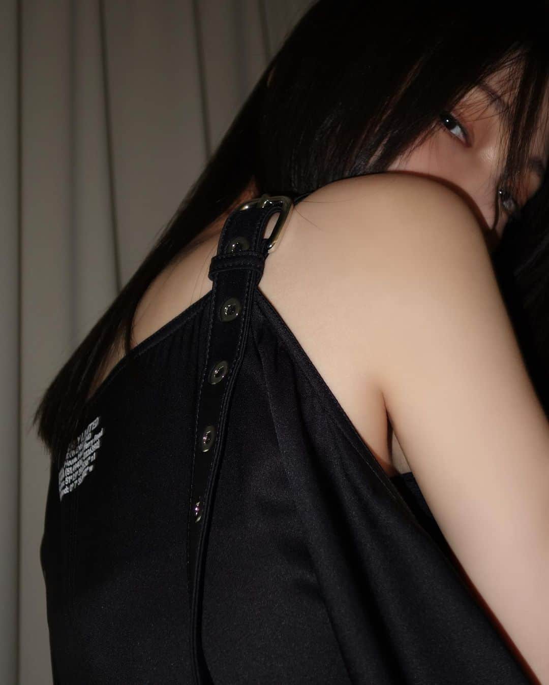 林映唯のインスタグラム：「🖤」
