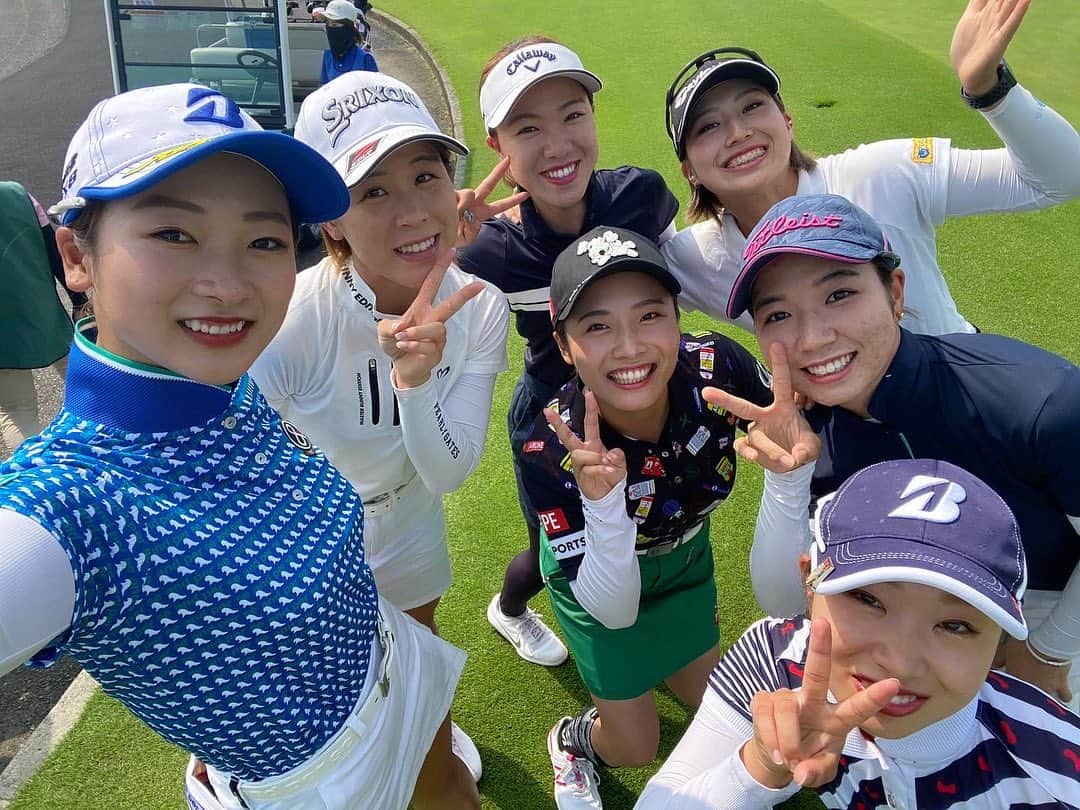 のインスタグラム：「. みんなでゴルフするの楽しい🌟🌟 #わきも羨ましがってたからタグ付けしといた笑笑」