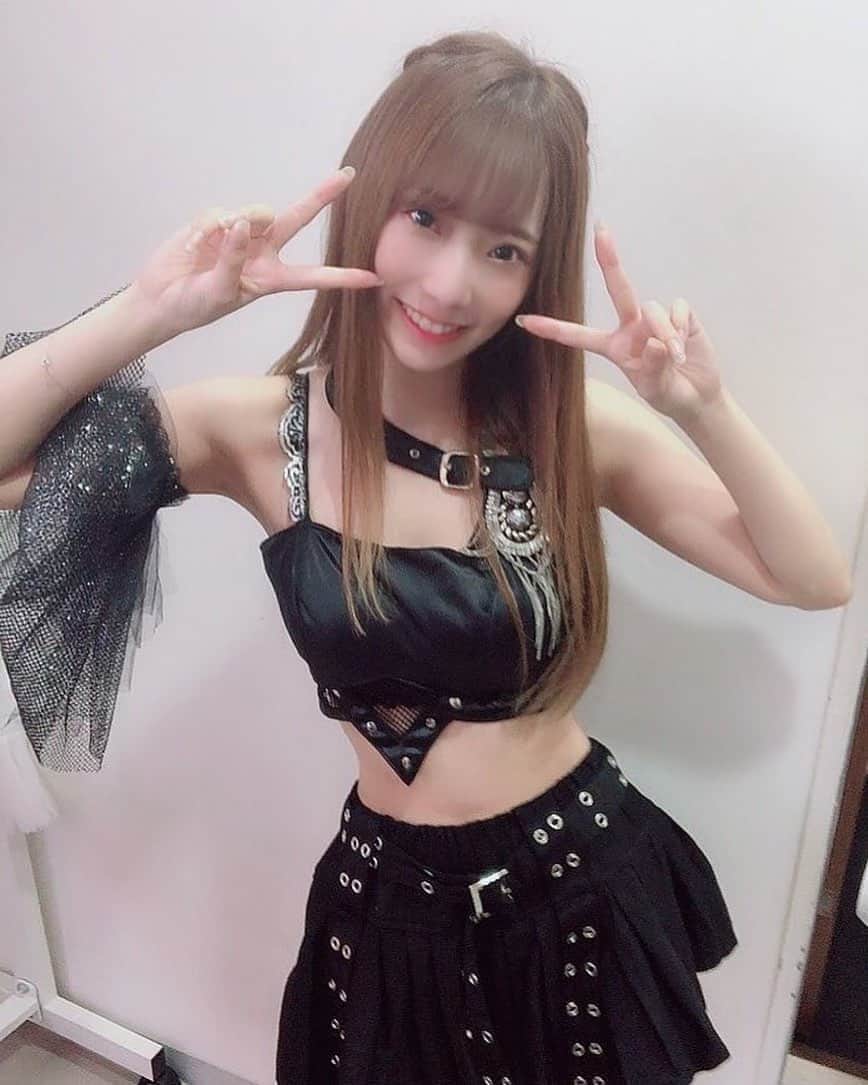 のインスタグラム：「たくさんキャンペーンありがとう☺️  #kaorihoriuchi #堀内華央理 #bakusutesotokandaicchome #バクステ外神田一丁目 #idol #music #tokyo #japan #バクステレジェンド #twitch #streamer #game」