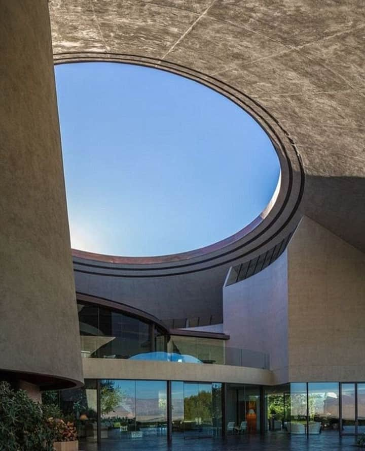 ニコラス カークウッドさんのインスタグラム写真 - (ニコラス カークウッドInstagram)「#NKINSPIRATION ⁠ John Lautner ⁠ Hope House⁠ 1969⁠ Palm Springs, California⁠ #JohnLautner」8月5日 23時01分 - nicholaskirkwood