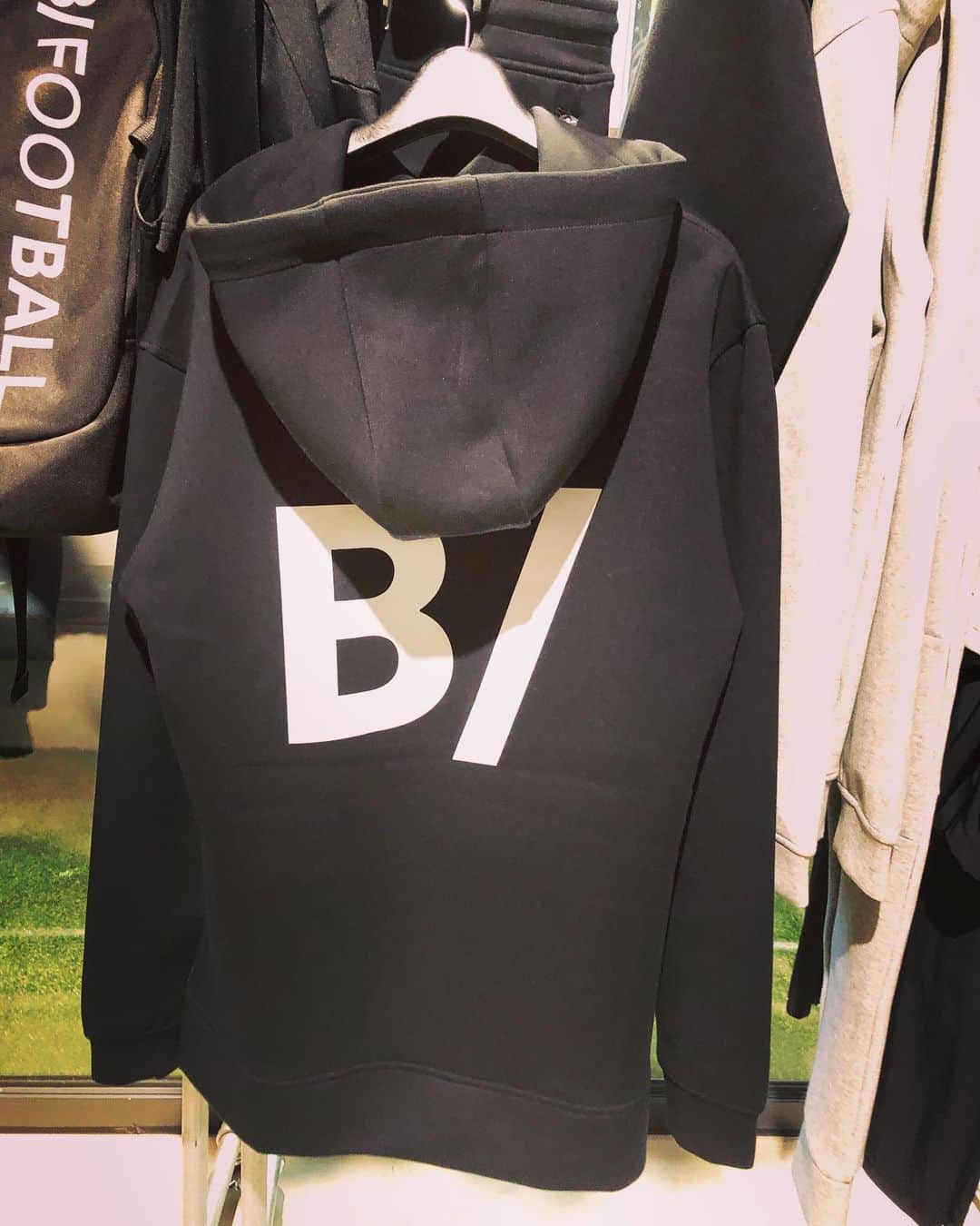 木村真野のインスタグラム：「今回もめちゃくちゃかっこいい❤️ #BALR #ボーラー　#black #ビースラッシュ」
