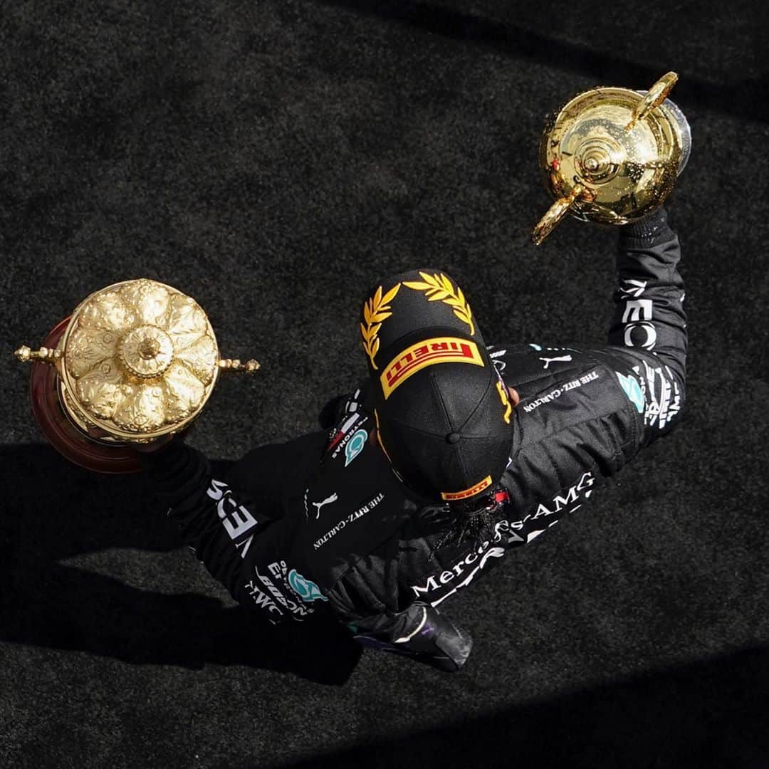 MERCEDES AMG PETRONASさんのインスタグラム写真 - (MERCEDES AMG PETRONASInstagram)「So we had this crazy dream last night that @lewishamilton had a puncture on the last lap of the British GP, but crossed the line to win on three tyres and... 🙃 Wait a minute.」8月5日 23時06分 - mercedesamgf1