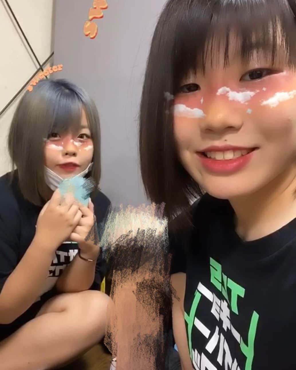 ルアカのインスタグラム：「うちらってまじかわいい」