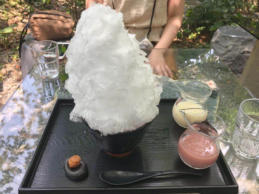 瀬戸初夏さんのインスタグラム写真 - (瀬戸初夏Instagram)「かき氷食べました🍧 みなさん元気にされてますか？ マスクをつけての夏、かなり厳しいですね😱 夏味わいたいものです🎐 #阿佐美冷蔵 #かき氷 #かき氷好きな人と繋がりたい #天然氷 #天然かき氷」8月5日 23時11分 - seto_uika