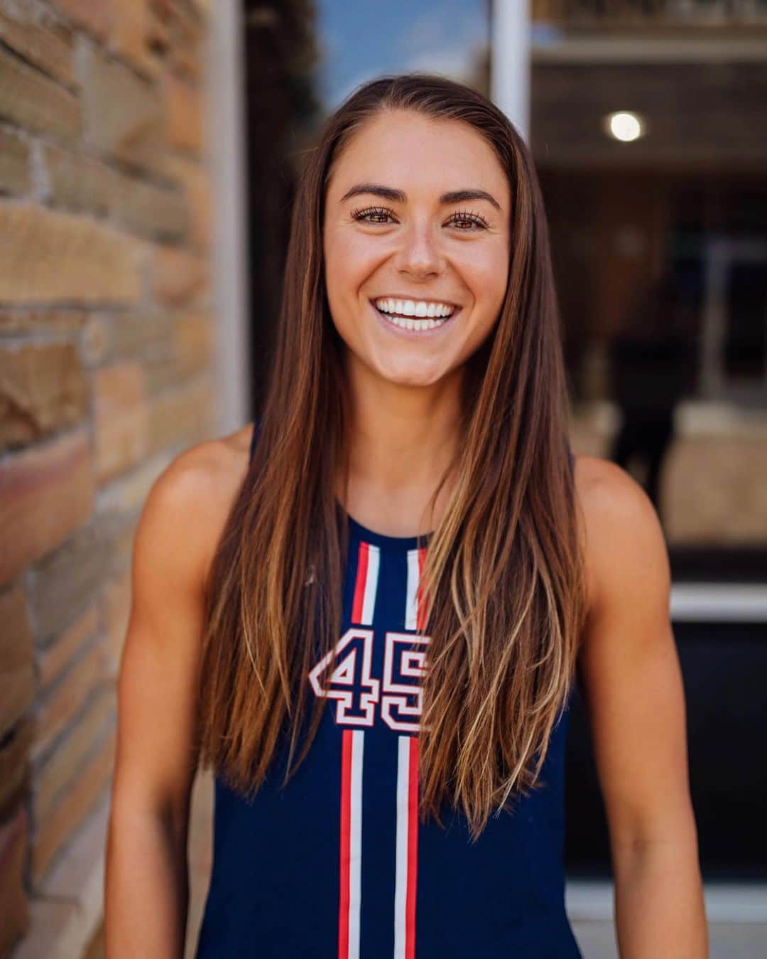 のインスタグラム：「"Exercise gives you endorphins. Endorphins make you happy. Happy people just don't shoot their husbands, they just don’t. -Elle Woods”  - Kassidy Cook  📸: @jessicakent」