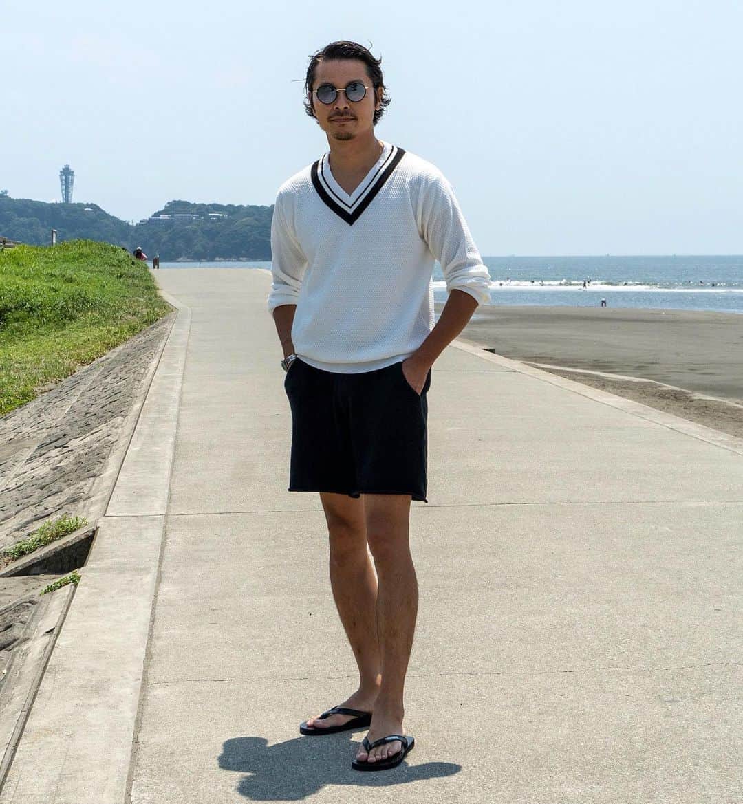 高田朋佳のインスタグラム：「“resort style”  ———————————————————————— #summerstyle #mensstyle #mensstyleguide #menswear #resortstyle  #takadachannel #youtuber #onlyone #newcolonialstyle #jetset #singapore #luxuryresort #colonyclothing #singaporelife #singaporestyle  #lifestyle #fashion #mensfashions #dapper #igfashion #sprezzatura」
