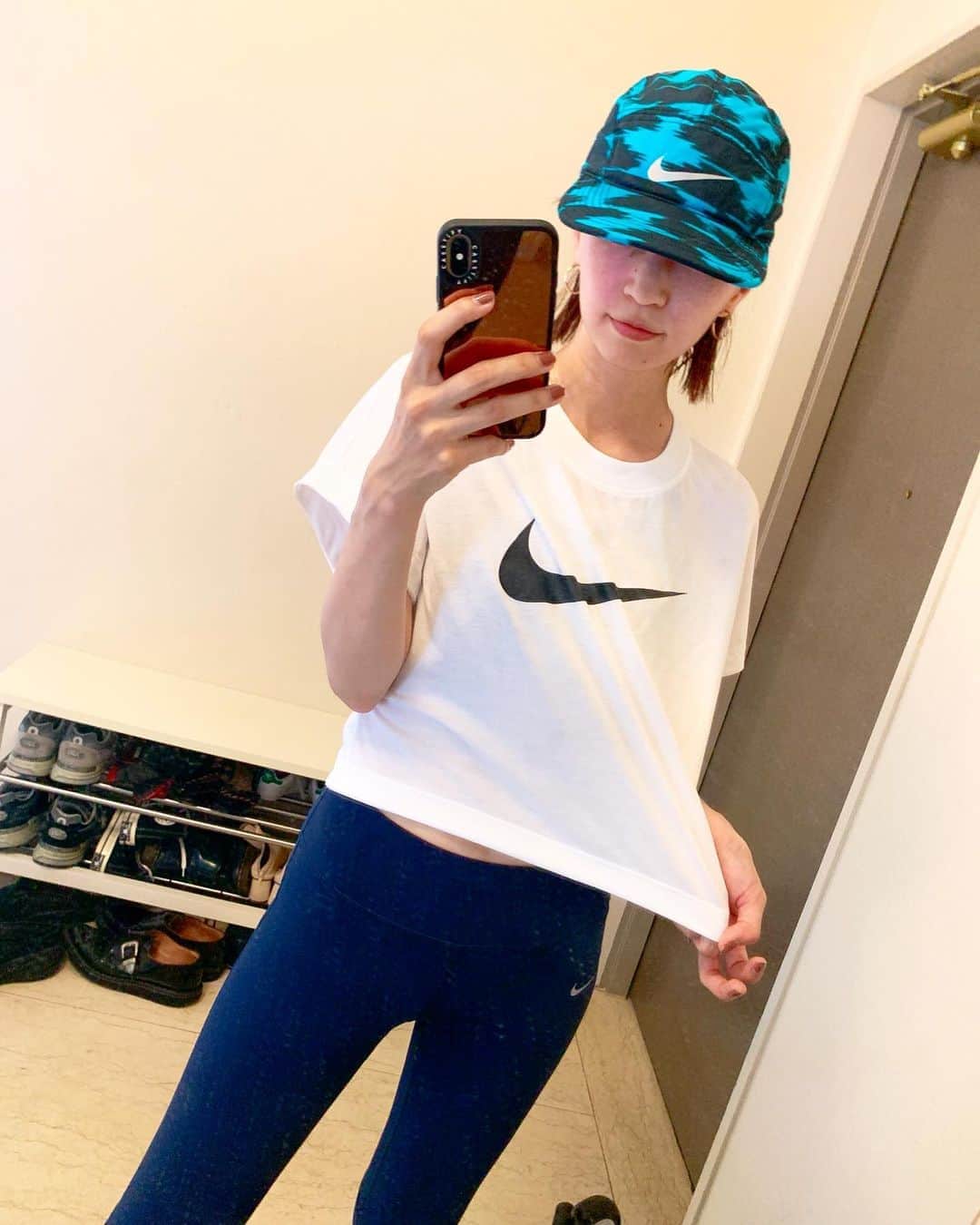 のインスタグラム：「この前、久々に走りました✨ 暑かったので、無理ない範囲で。。 骨盤は大分戻ってきた気がする！ 嬉しい😊 . . . 今まで自分が走りながら思ってきた事を、改めて客観的に感じることが出来た。 やっぱりランは生涯スポーツ。 今は今で、感じることは全然違うし、ママでもない1人の人としての時間がランだとより感じることができた。 . . . まずはたるんだ腕を引き締めたい❤️お腹も、産後のでべそ。笑 . . . #run #running #start @nike  #自分と向き合う　#大切な時間」