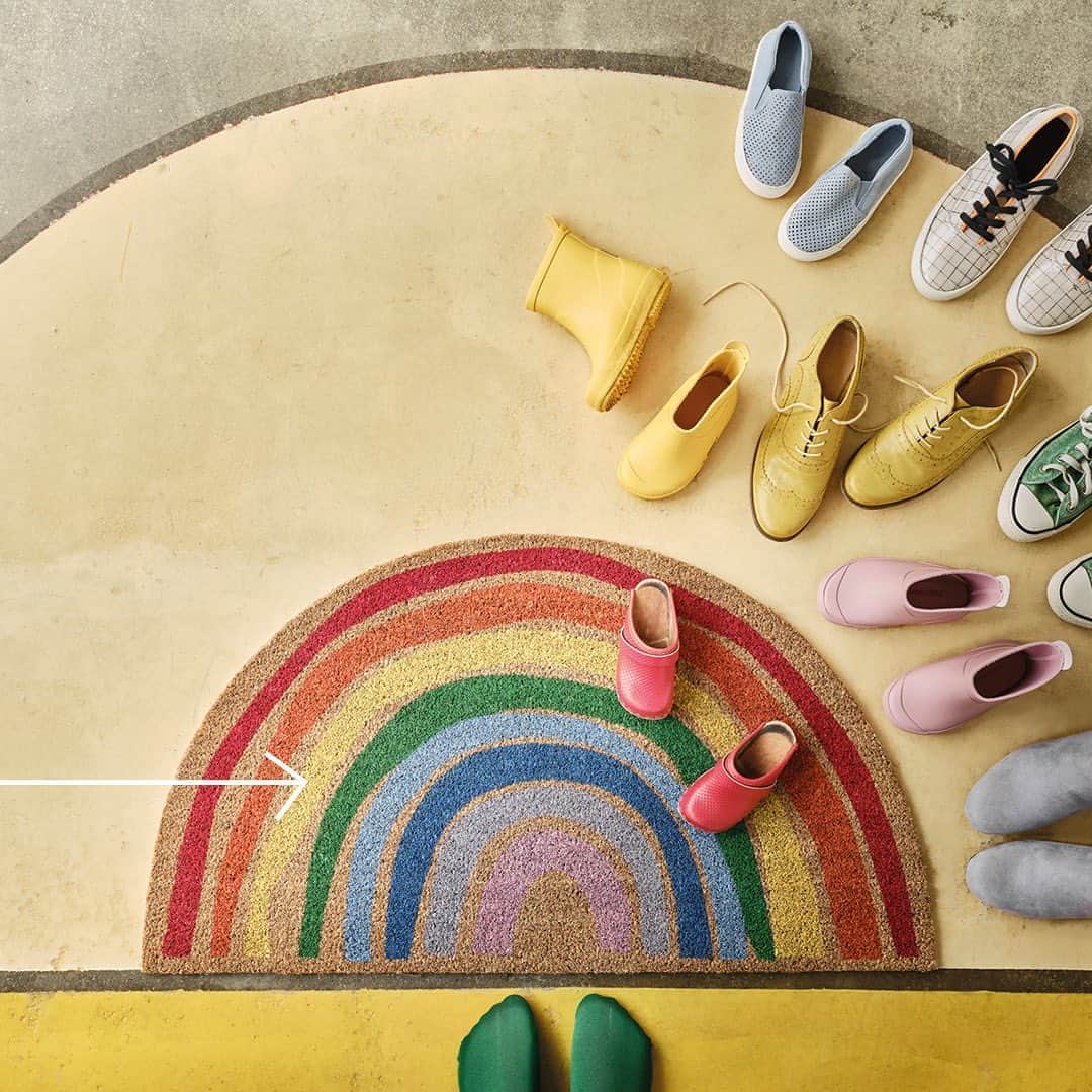 IKEA Austriaさんのインスタグラム写真 - (IKEA AustriaInstagram)「Mit dieser Fußmatte stehst du mit beiden Beinen im Regenbogen! 🌈 #IKEAat  // PILLEMARK Fußmatte, innen, Regenbogen € 9,50  #IKEA #PILLEMARK #FUSSMATTE #Regenbogen #Rainbow」8月5日 23時42分 - ikeaaustria