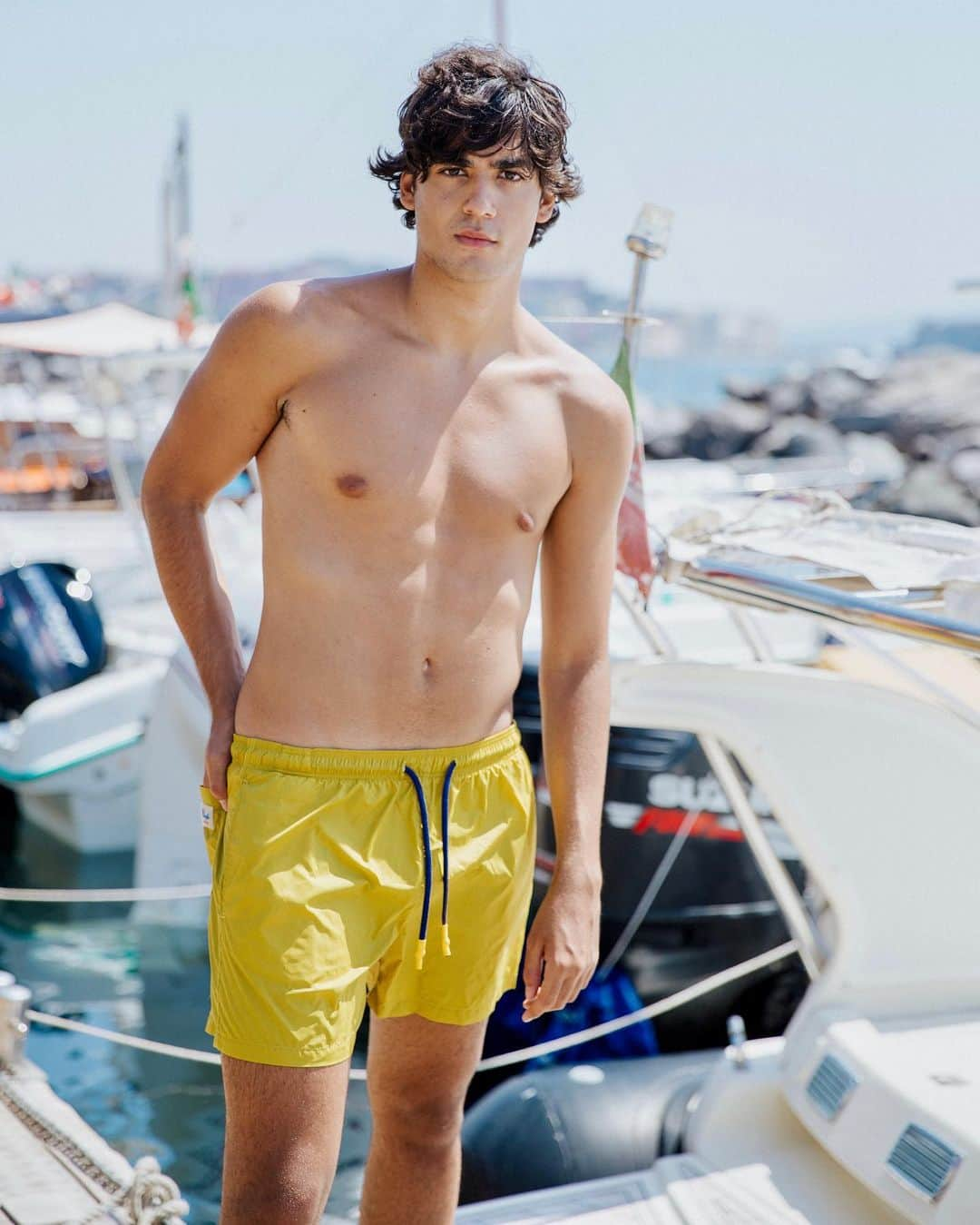 Entre Amis Officialさんのインスタグラム写真 - (Entre Amis OfficialInstagram)「A classic original cut Coroglio by Entre Amis swimsuit from the brand gives a touch of authentic elegance to this iconic solid colour men's swimsuit.  _ #EntreAmis #SScollection #SS20 #trousers #sartorial #menswear #entreamisofficial #fashion #style #art #denim #napoli #tradition #men #lifestyle #swimsuit」8月5日 23時43分 - entreamis_official