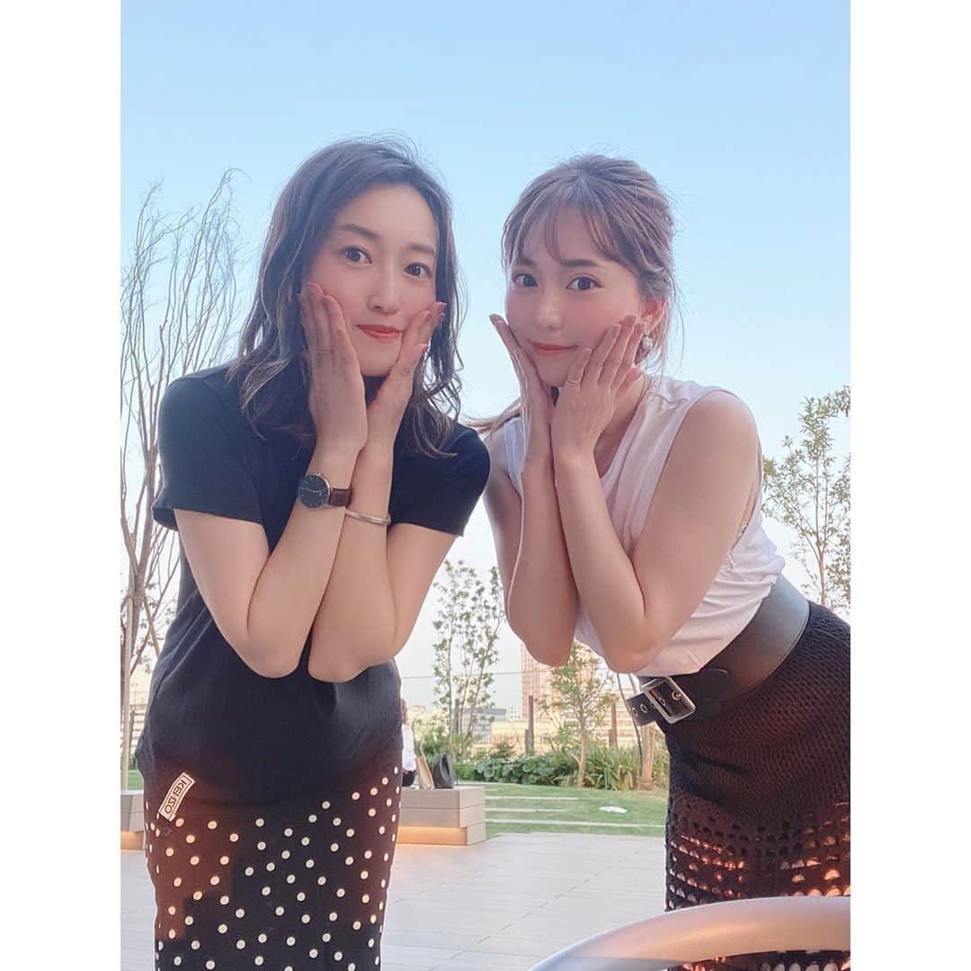堀尾実咲のインスタグラム：「えみちゃんと ランチしてきたよ☺️💖  2人ともお肉大好きだから ハンバーグ会してきた🐰❤︎ 美しかったね🤤笑  #お肉見て美しいと言う会結成しました　🥩」