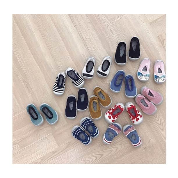 コレジアンさんのインスタグラム写真 - (コレジアンInstagram)「Plain, polka dots, striped or glittery! Lots of designs to suit your mood! 😄❤️ . Collégien @balletflats and @espadrilles are perfect for summer! Their sole is soft and breathable: easy, breezy and comfortable! So comfortable and light you'll barely notice you're wearing them. What else? They are machine washable! Amazing, aren’t they? Pop them in your suitcase wherever your next adventure takes you! 😉 . Une multitude de couleur pour votre plus grand bonheur ! 😃❤️ . Unies, à pois, rayées ou brillantes les #ballerines et #espadrilles Collégien sont toujours très confortables, pratiques pour voyager, elles sont souples et surtout lavables en machine ! Alors n’hésitez plus à les amener avec vous lors de vos déplacements ! 😉 . @hihello_w2 . #collegien #espadrilles #madeinfrance #fashionespadrilles #trendy #мамам #collegien_officiel #ballerina #instamum #jマダムのおしゃれ#大人カジュアル #fashionlifeandstyle #brandsforkids #inspiration #minime #parenting #instakids #summer #holidays #relax #inspiration #comfortable #perfectslippers #greatquality #тапочки #familylife #balletflats #balletlovers」8月6日 0時03分 - collegien_officiel