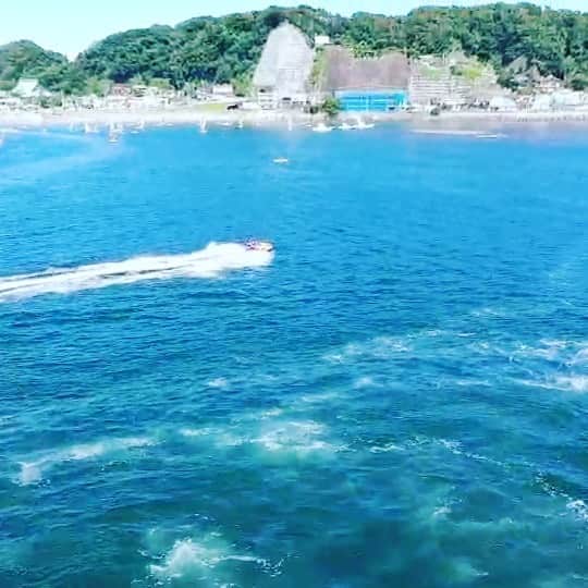 マイケル富岡のインスタグラム：「ヤキソバンandヤキソバニー…UFOを『マッハエクストリーム』にてお届け中♡ wanna ride? #nojetnolife #seadoo #pwc #beach #surf #cruise #mybabe #actor #actorslife #shooting #drone #summer #マイケル富岡 #俳優 #タレント #撮影 #ドローン #海 #ジェット #湘南 #江ノ島 #由比ヶ浜 #材木座 #ronherman #malibufarm #malibuhotel #billabong #kamakurajetter #ヤキソバン号 #エクストリーム #drone.shun」